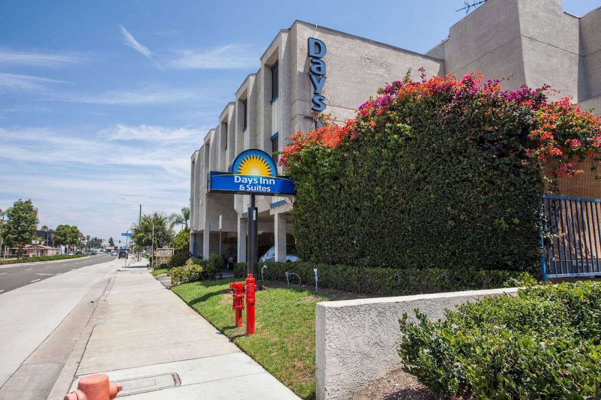 Days Inn by Wyndham Orange Anaheim, Hotel in Orange