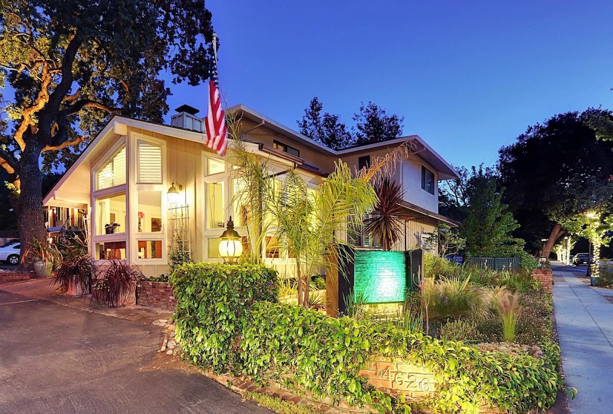 Saratoga Oaks Lodge, Hotel in Saratoga