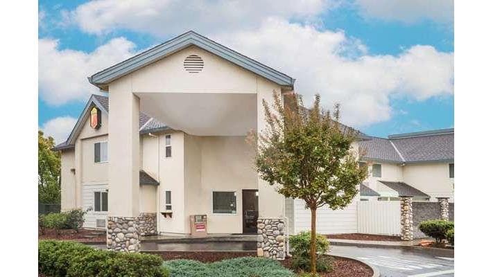 Super 8 By Wyndham Cloverdale/Greencastle, Motel in Cloverdale