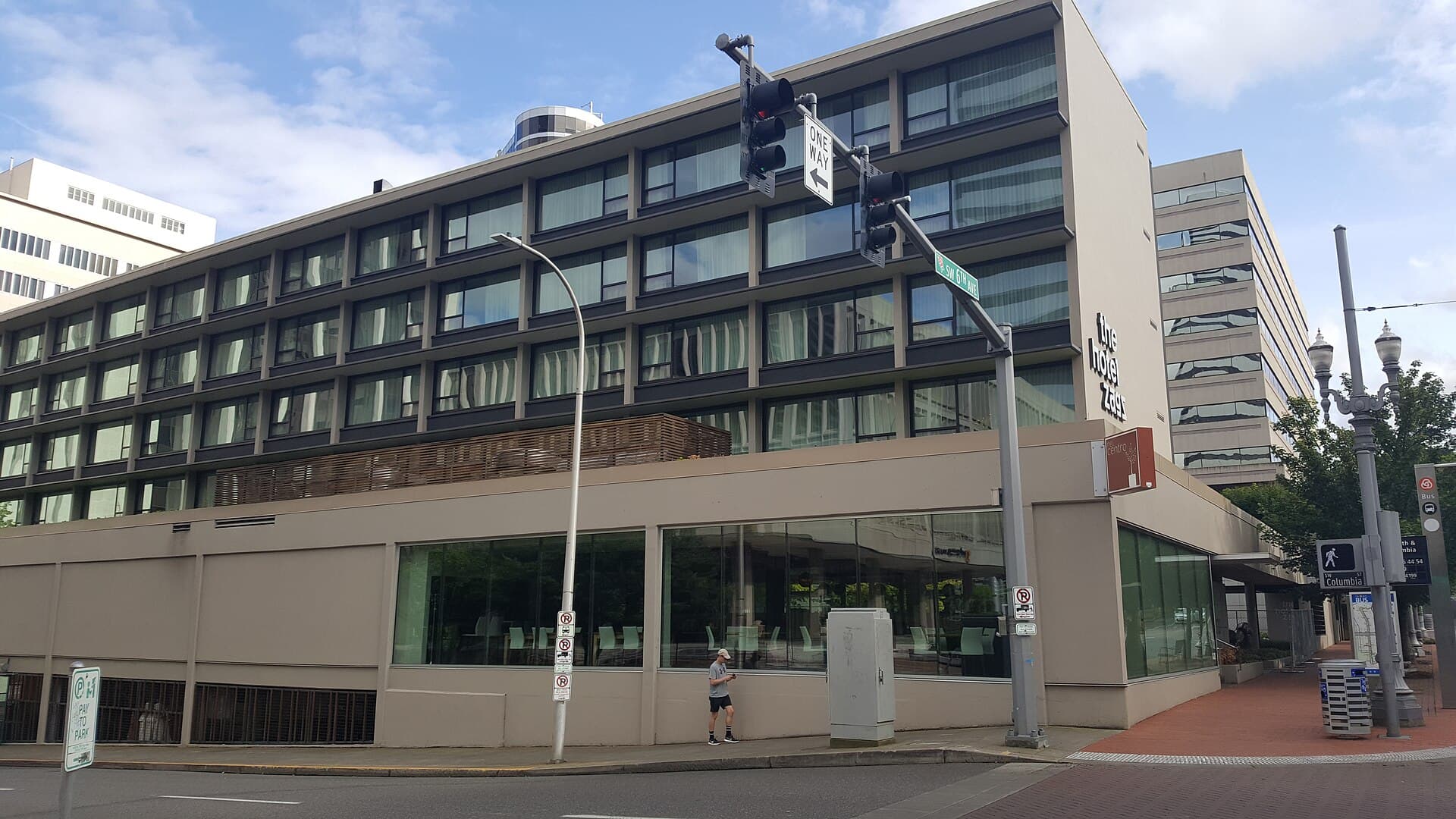 The Hotel Zags (via Wikimedia Commons, CC BY-SA 4.0)
