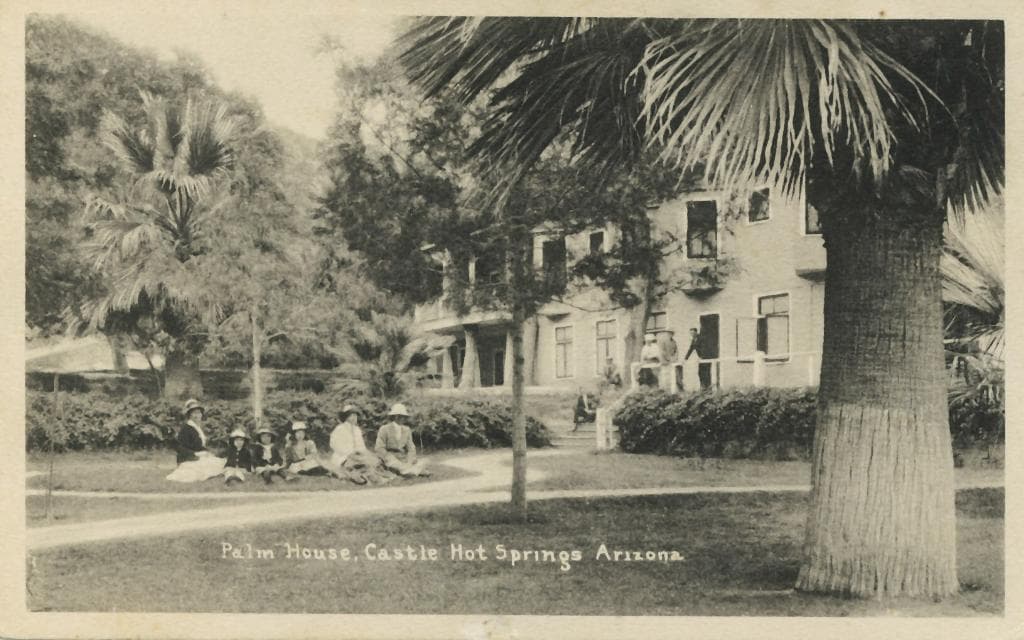 Castle Hot Springs (via Wikimedia Commons, Public domain)