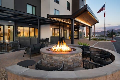 TownePlace Suites Las Vegas North I-15, Hotel in Nellis Air Force Base