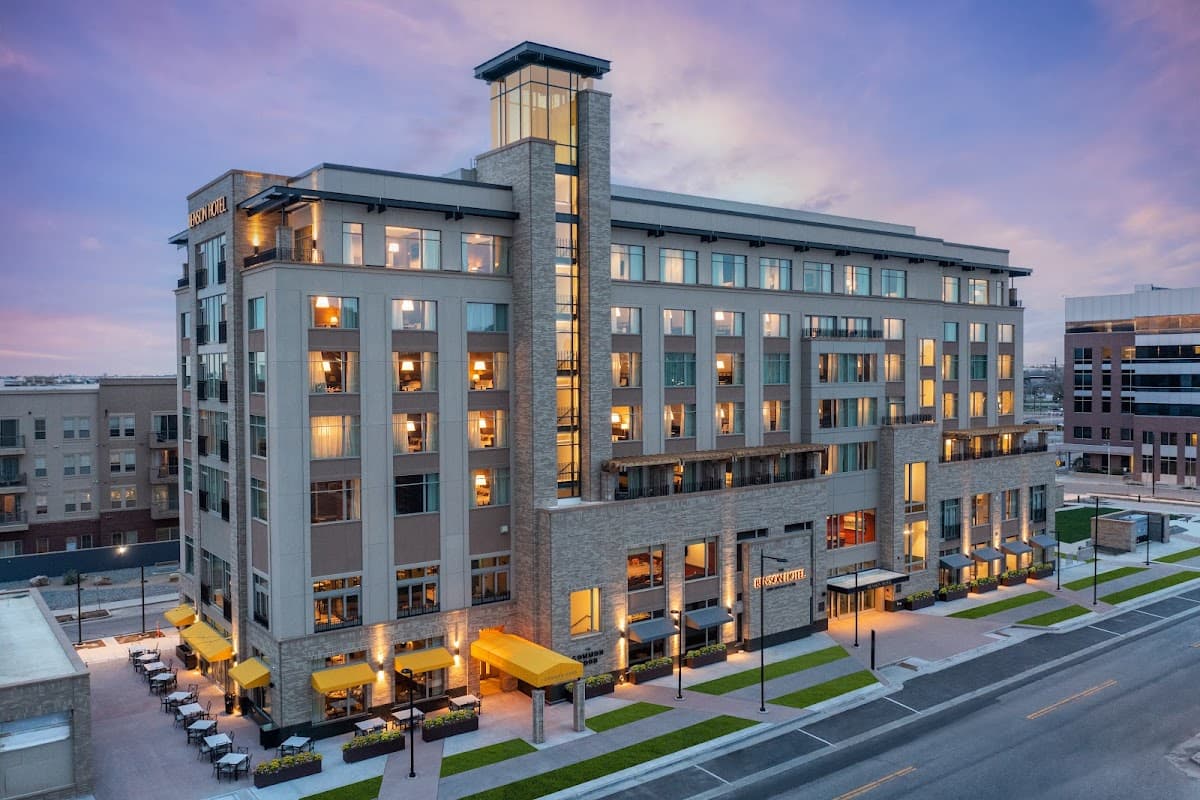 The Benson Hotel & Faculty Club, Hotel in Aurora