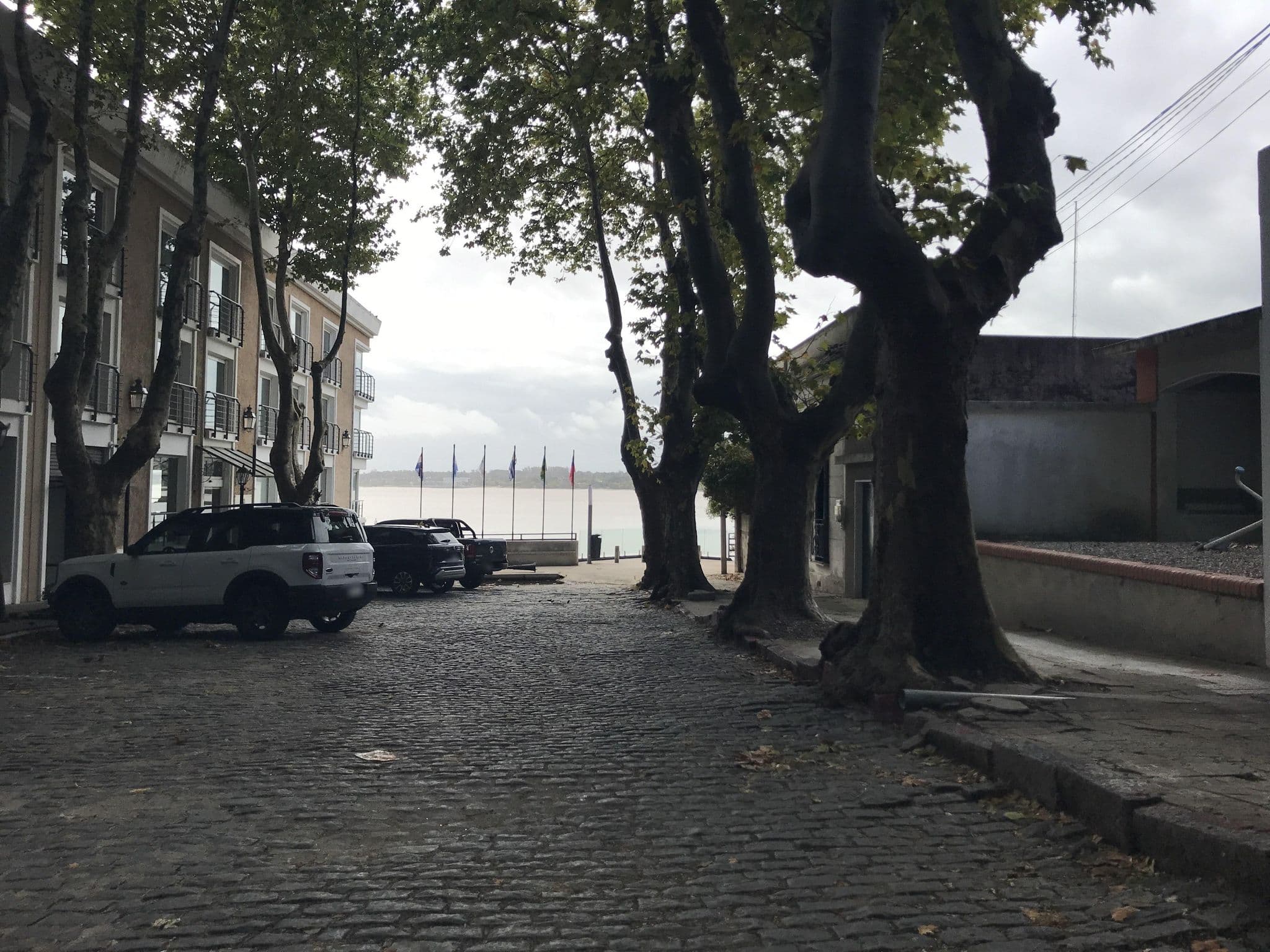 Street view near Radisson Hotel Colonia del Sacramento, Colonia del Sacramento — © miguel_andrade (CC BY-SA · Mapillary)