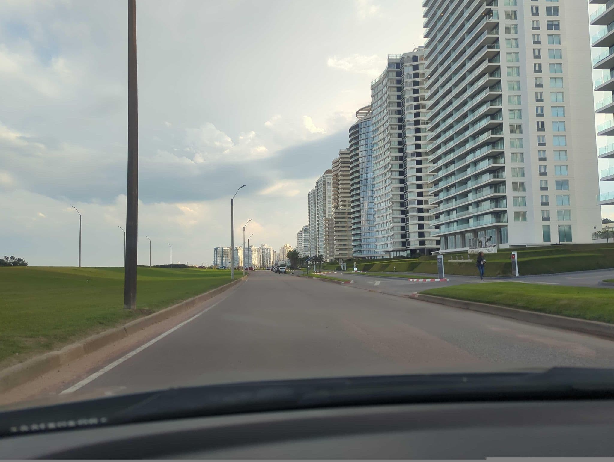 Street view near The Grand Hotel, Punta del Este — © sirgabouy (CC BY-SA · Mapillary)