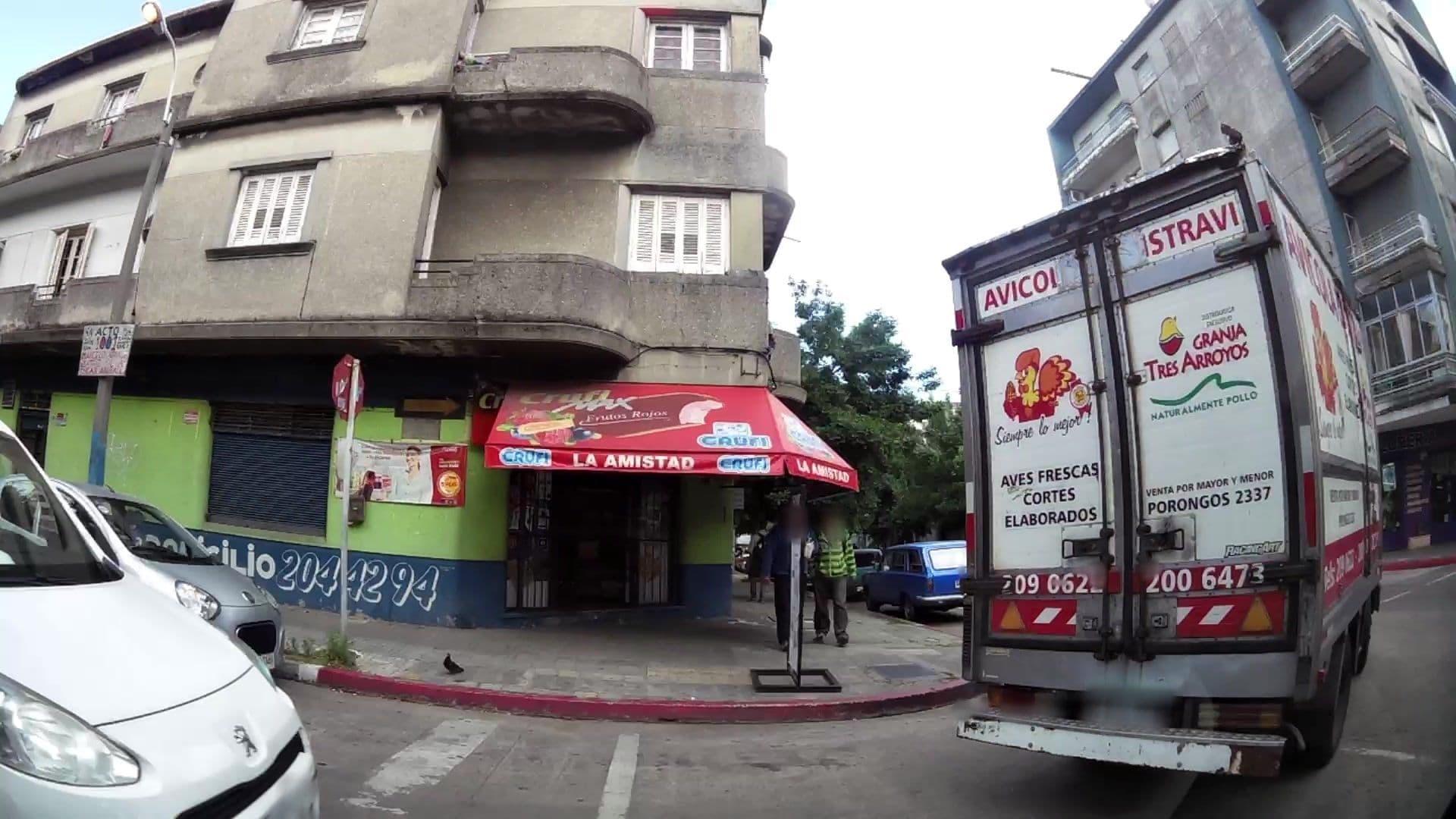 Street view near Hotel Aramburu, Montevideo — © kaartcam (CC BY-SA · Mapillary)