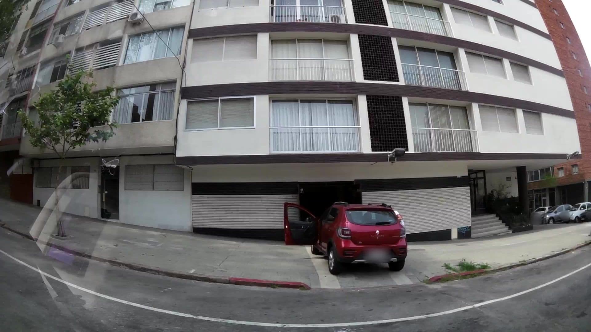 Street view near Hotel Libertador, Montevideo — © kaartcam (CC BY-SA · Mapillary)