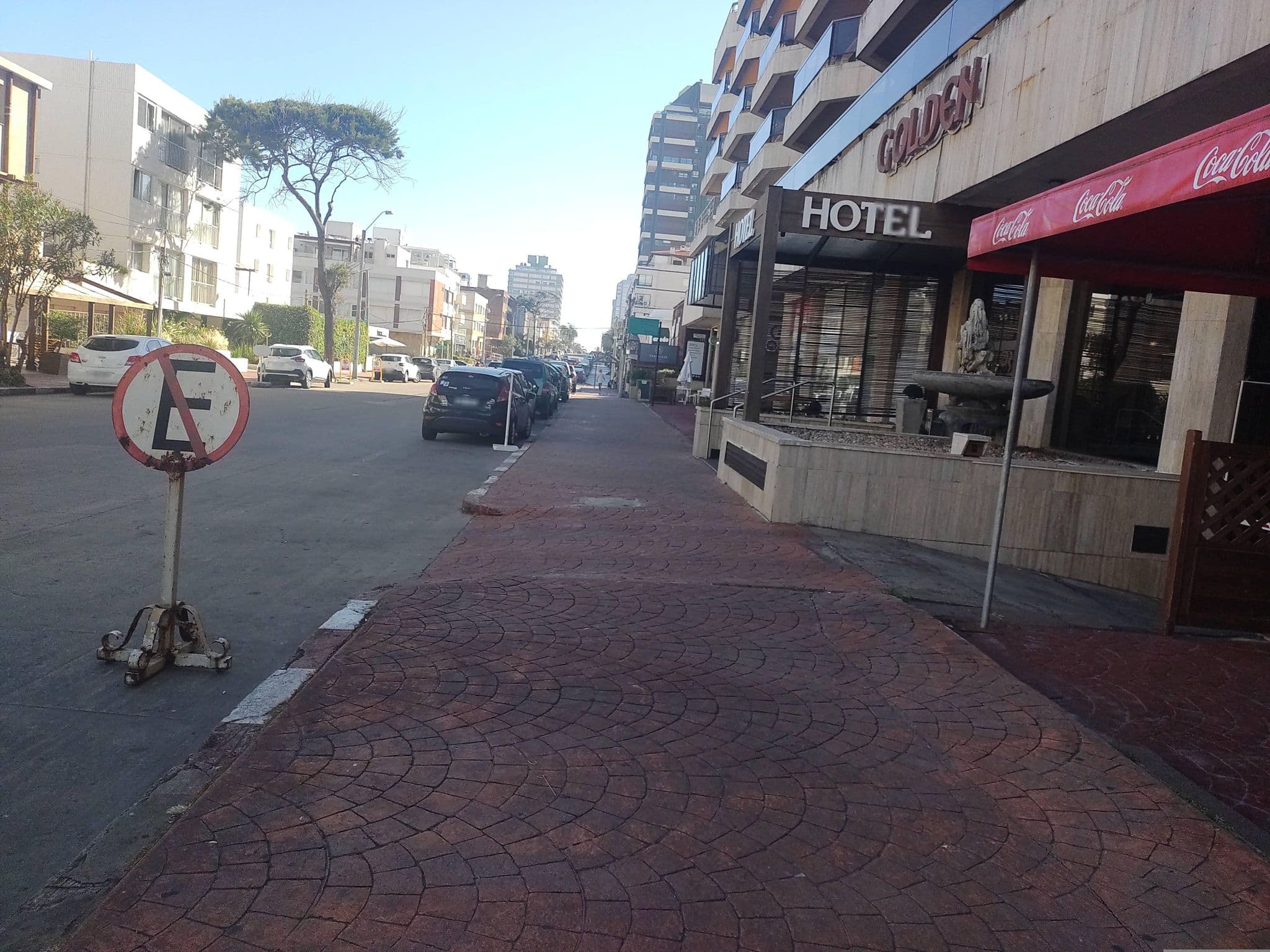 Street view near Hotel Milano, Punta del Este — © mapeadora (CC BY-SA · Mapillary)
