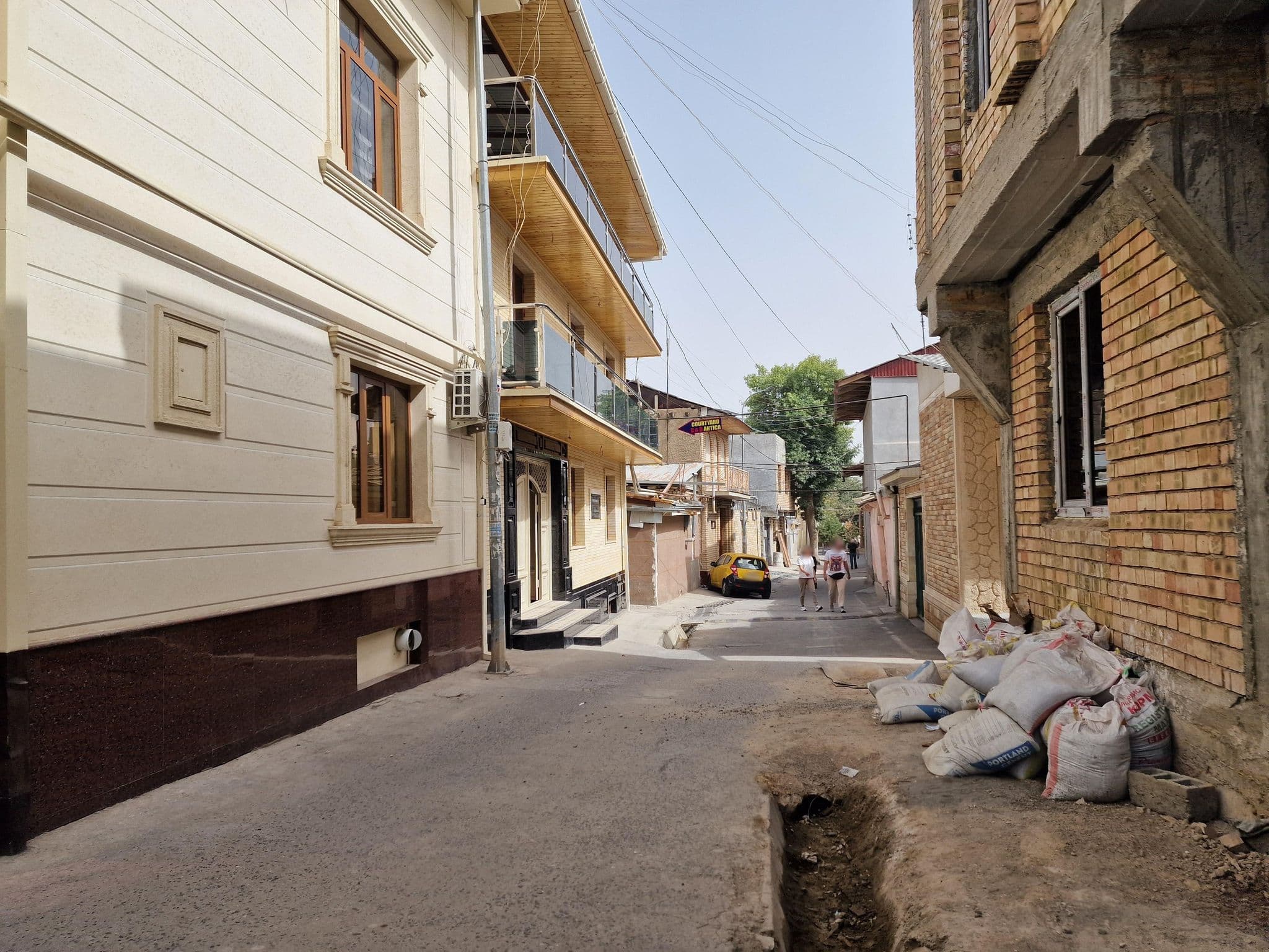 Street view near Mohina, Samarkand