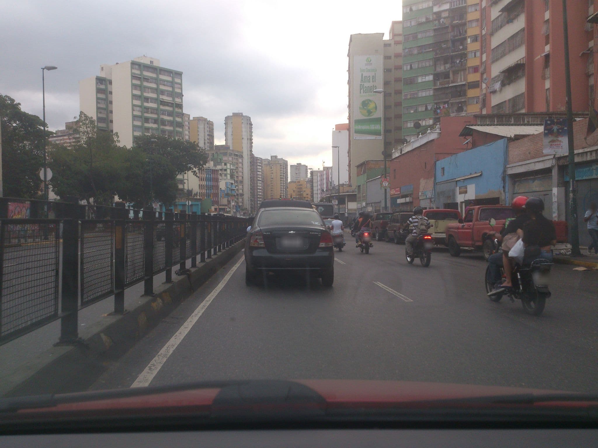 Street view near Hotel El Oeste, Caracas — © albertoq (CC BY-SA · Mapillary)