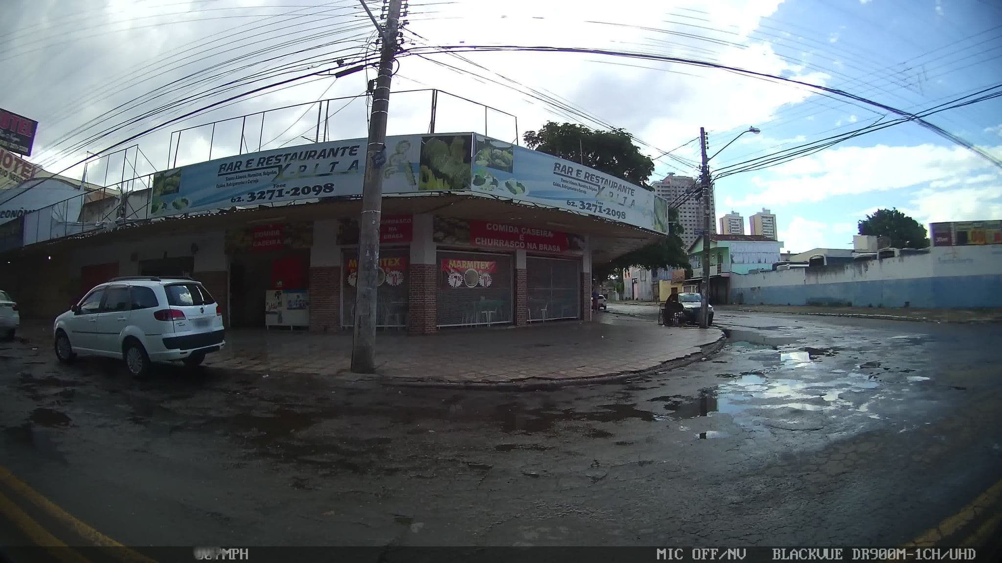 Street view near Hotel Rio Negro, Goiânia — © kaart_4 (CC BY-SA · Mapillary)