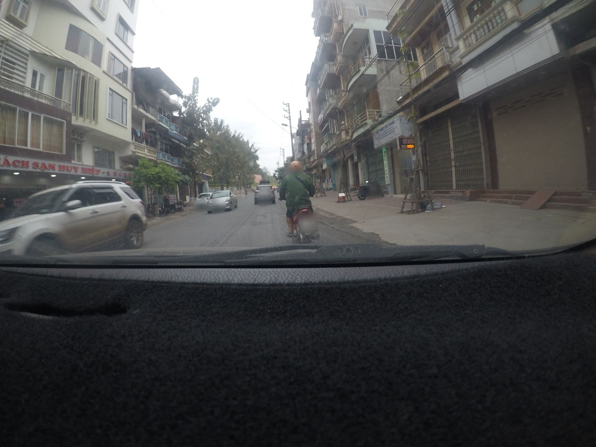 Street view near Nhà Nghỉ Hoa Phượng Đỏ, Lào Cai — © 24dakenlo (CC BY-SA · Mapillary)