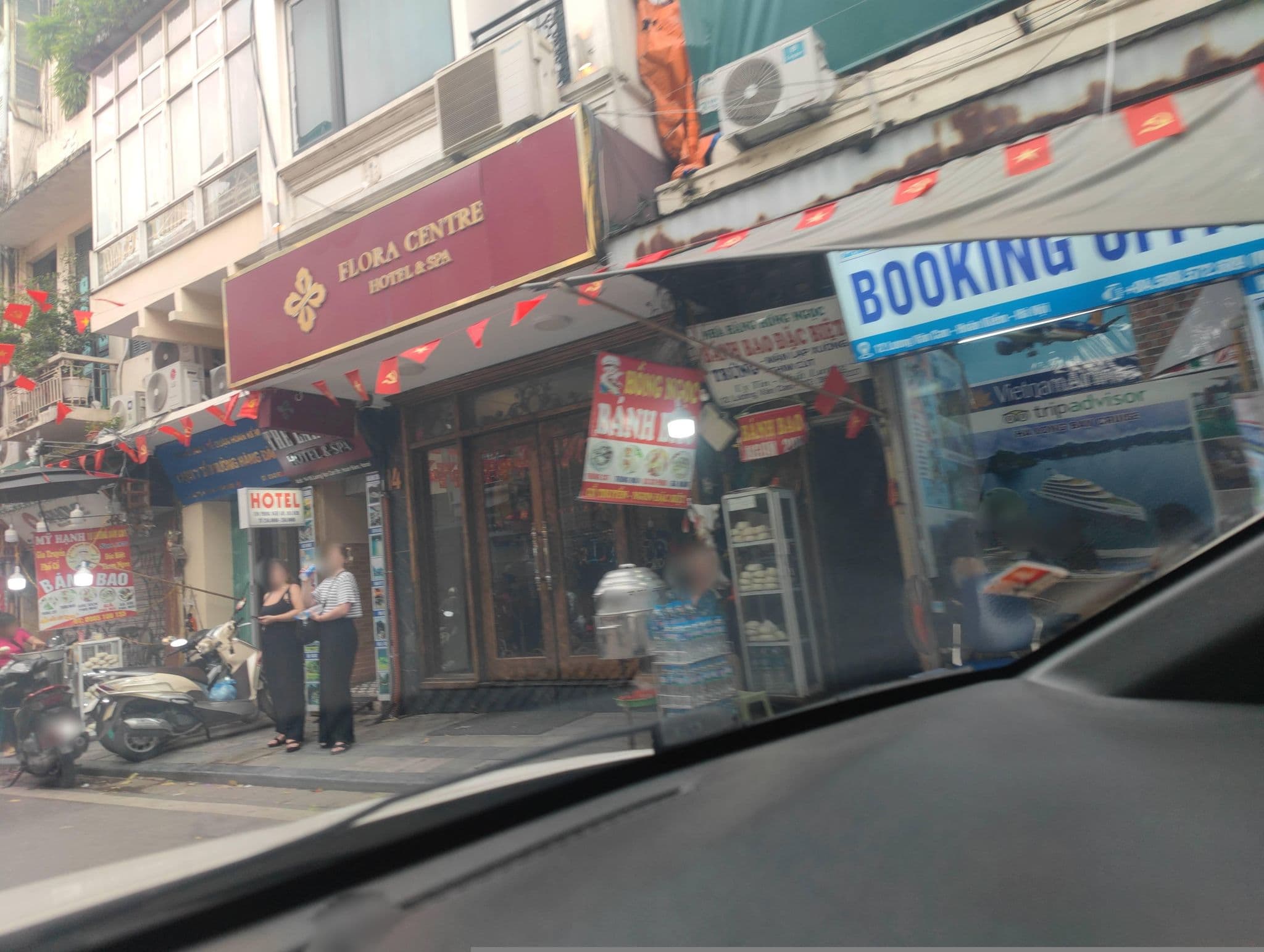 Street view near Phu Hoa, Hoàn Kiếm