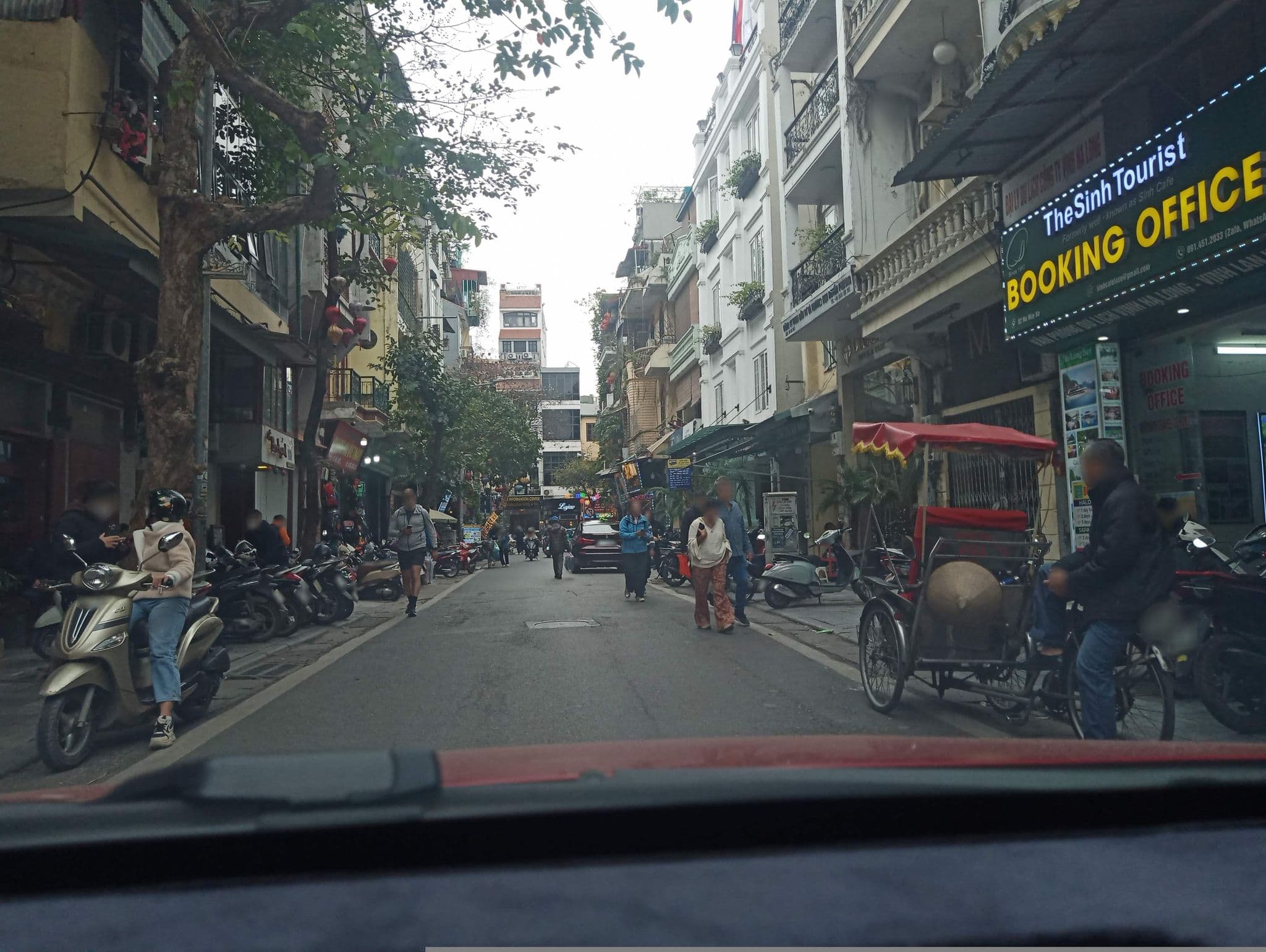 Street view near Khách Sạn Hanoi Elegance 2, Hoàn Kiếm — © hn_front_1 (CC BY-SA · Mapillary)