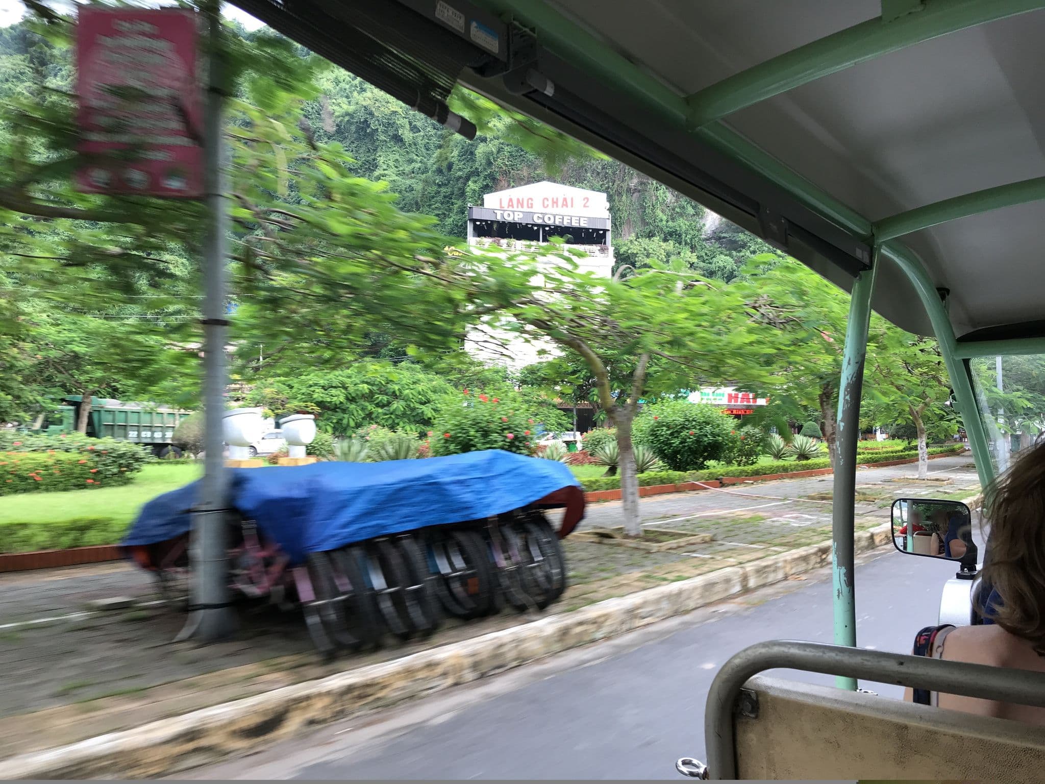 Street view near Draco QK3 Hotel, Cát Bà — © nigelramsay (CC BY-SA · Mapillary)