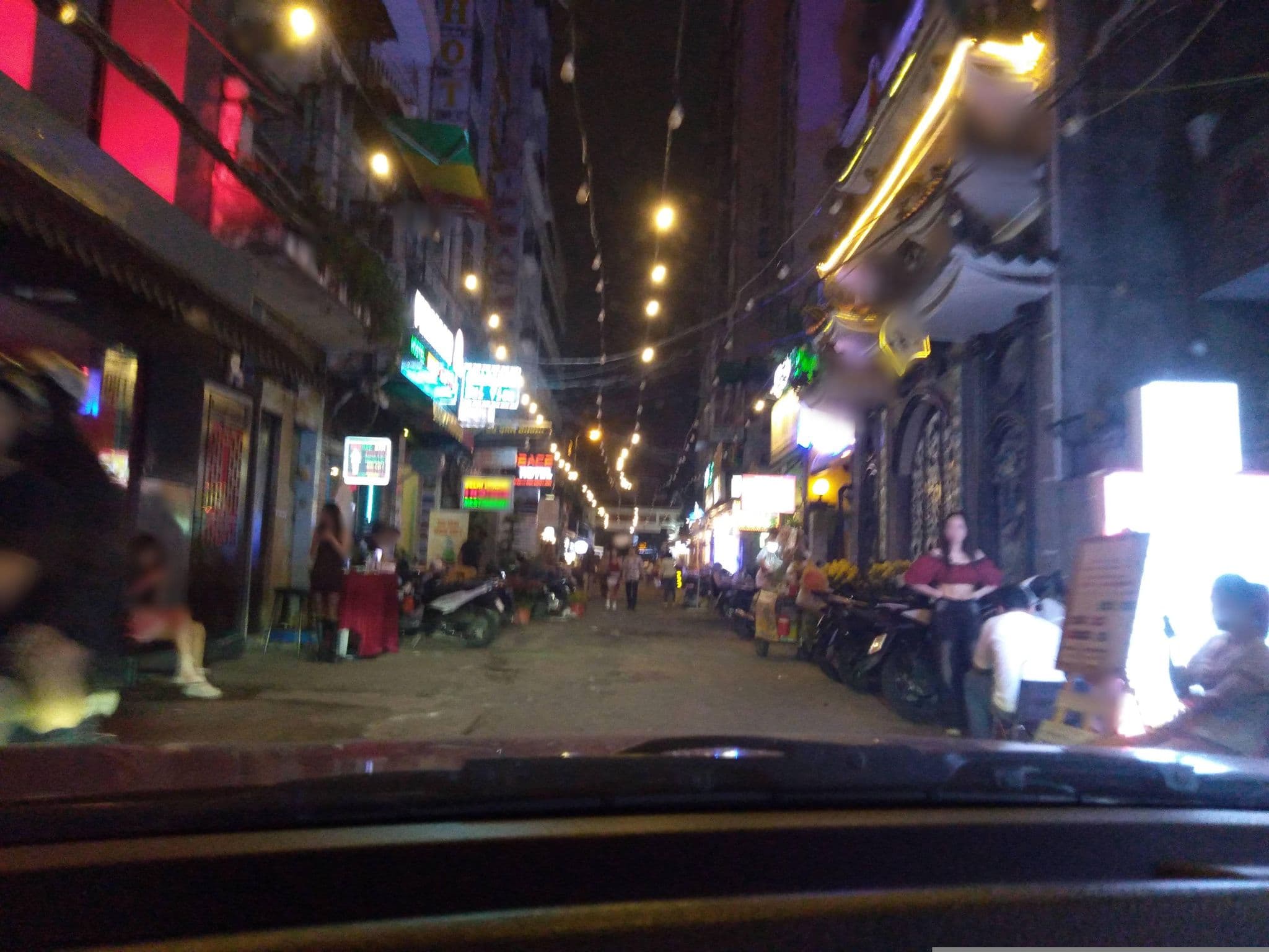 Street view near Khách Sạn Saigon Sports 3, Quận Ba