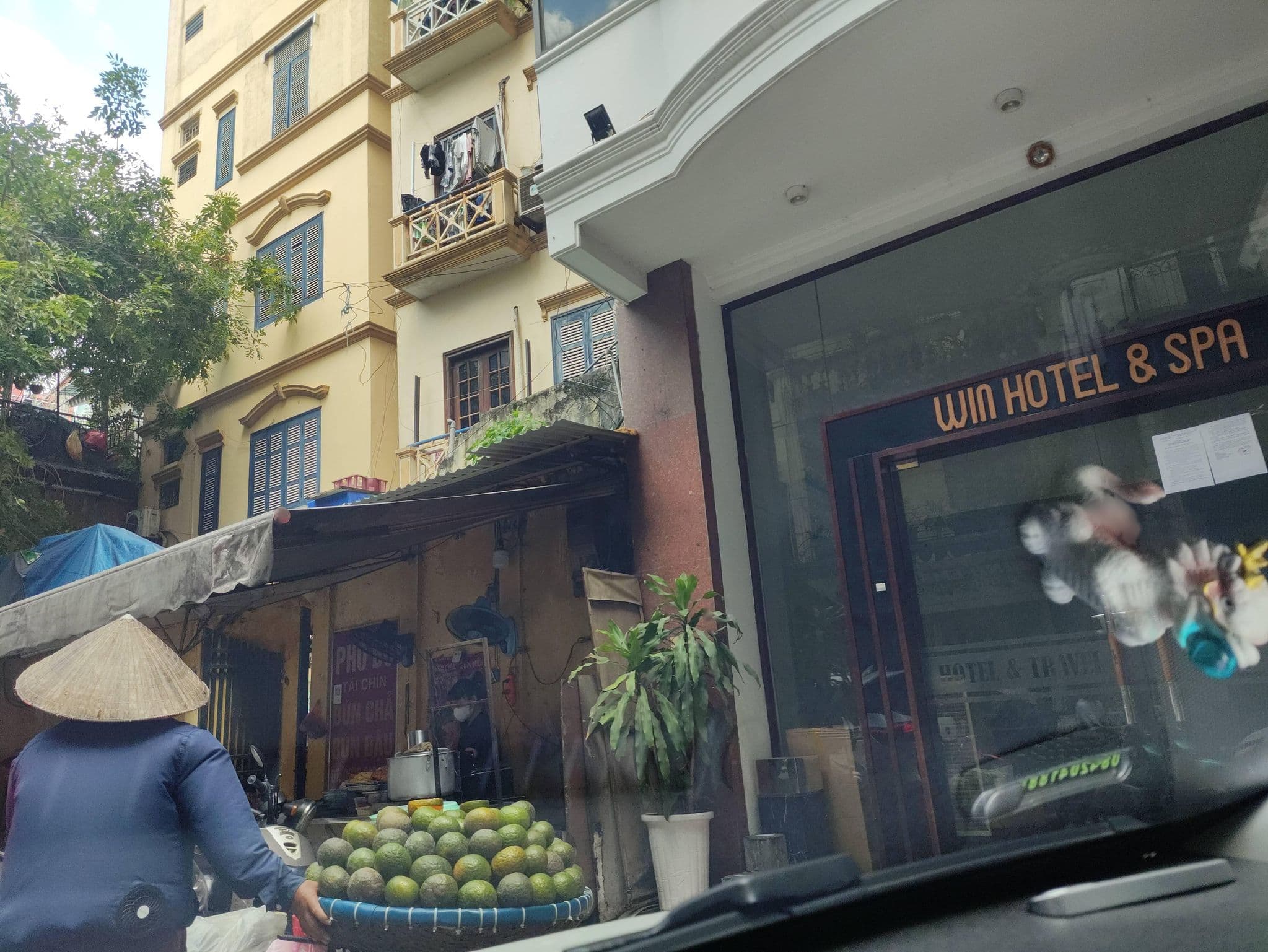 Street view near Khách Sạn Heart, Hoàn Kiếm — © hn_right_1 (CC BY-SA · Mapillary)