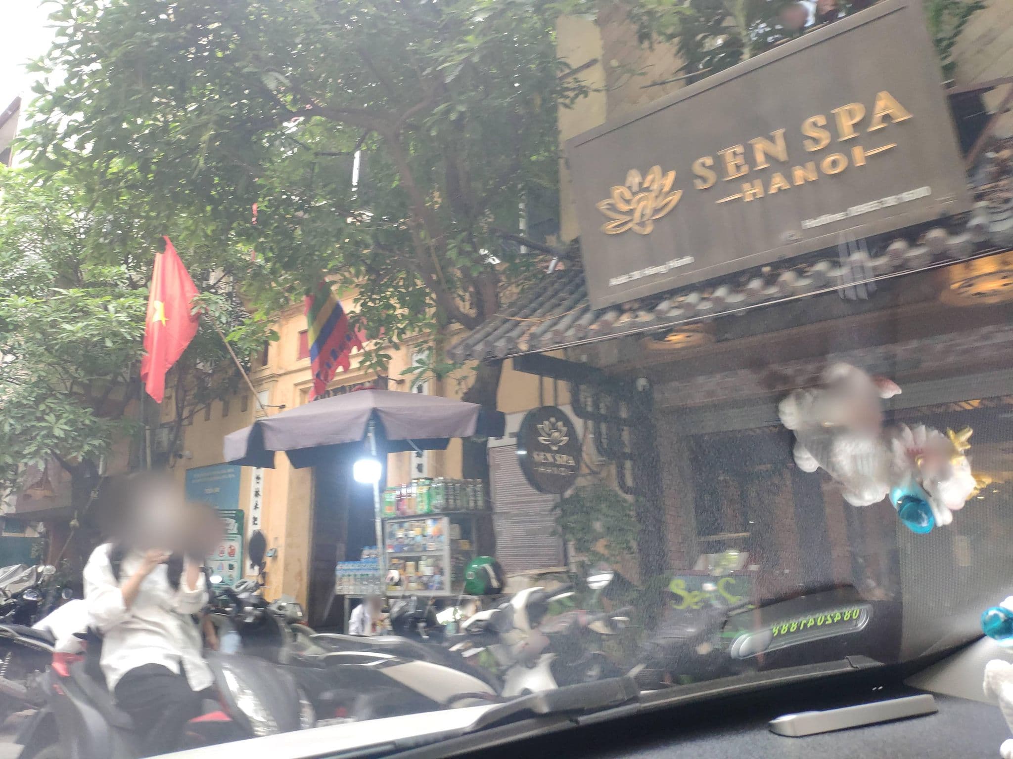 Street view near Win Hotel, Hoàn Kiếm
