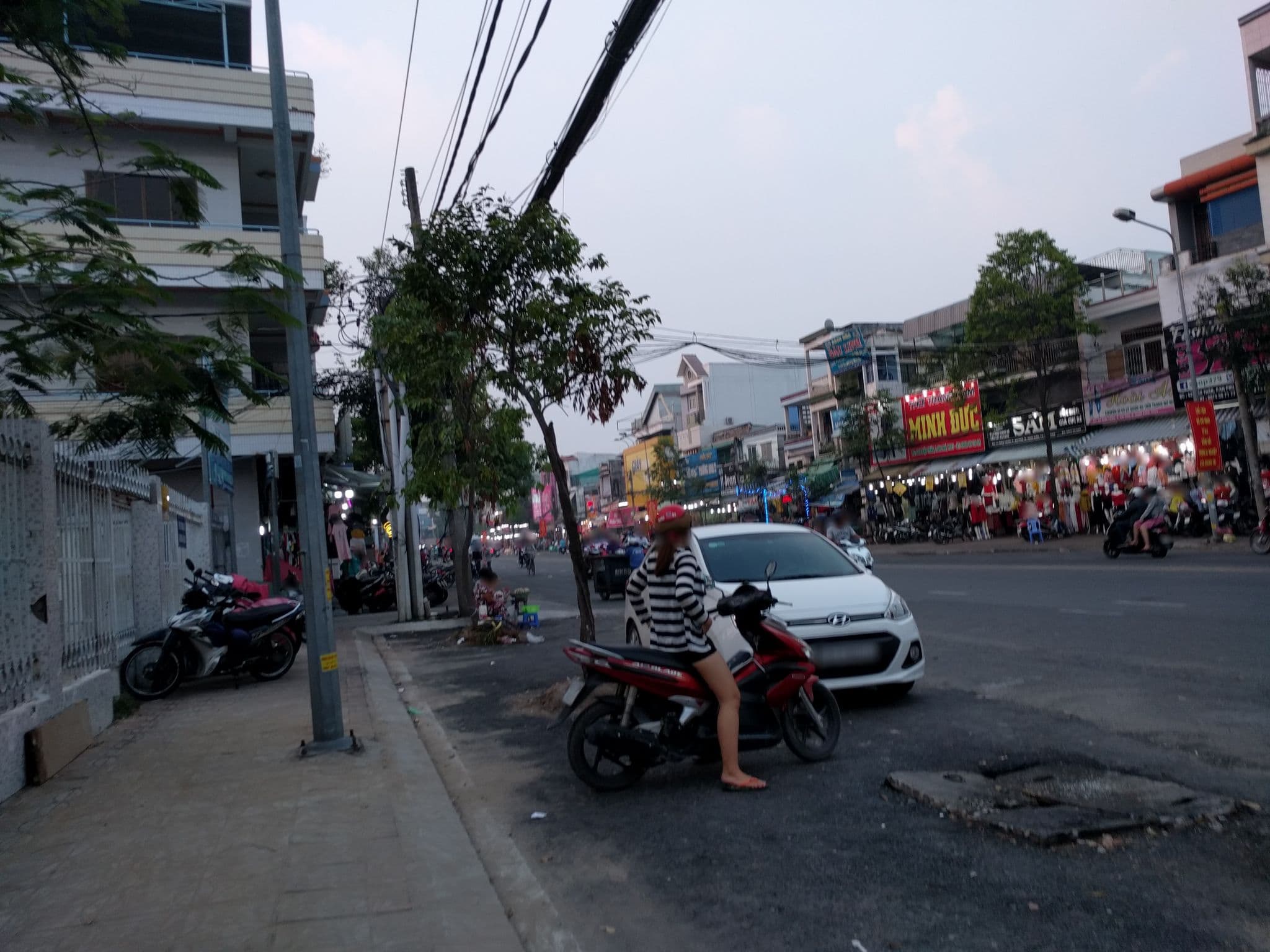 Street view near Phú Ny Hotel, Cần Thơ