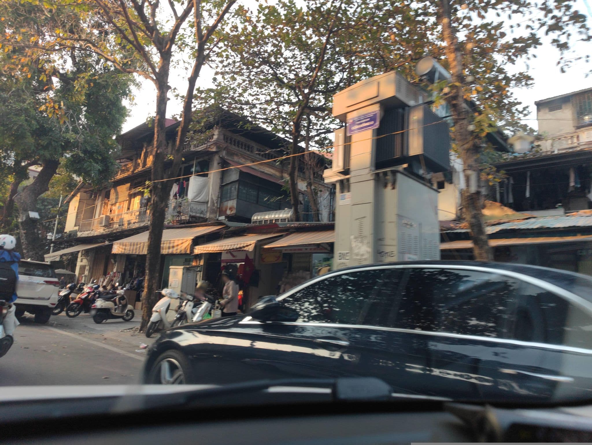 Street view near Ngog Mai Hotel, Hoàn Kiếm