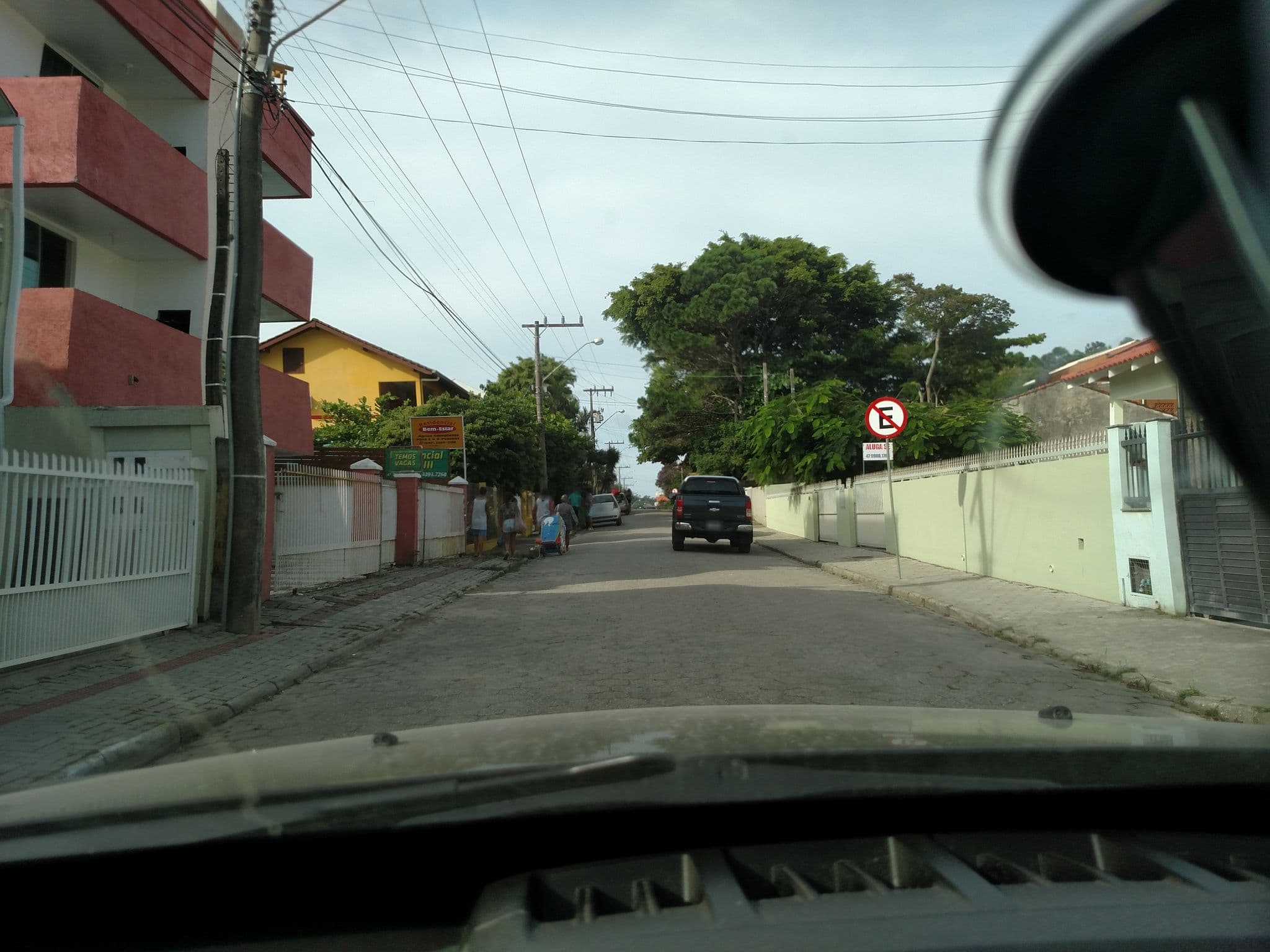 Street view near Residencial EG, Bombinhas — © adrianojbr (CC BY-SA · Mapillary)