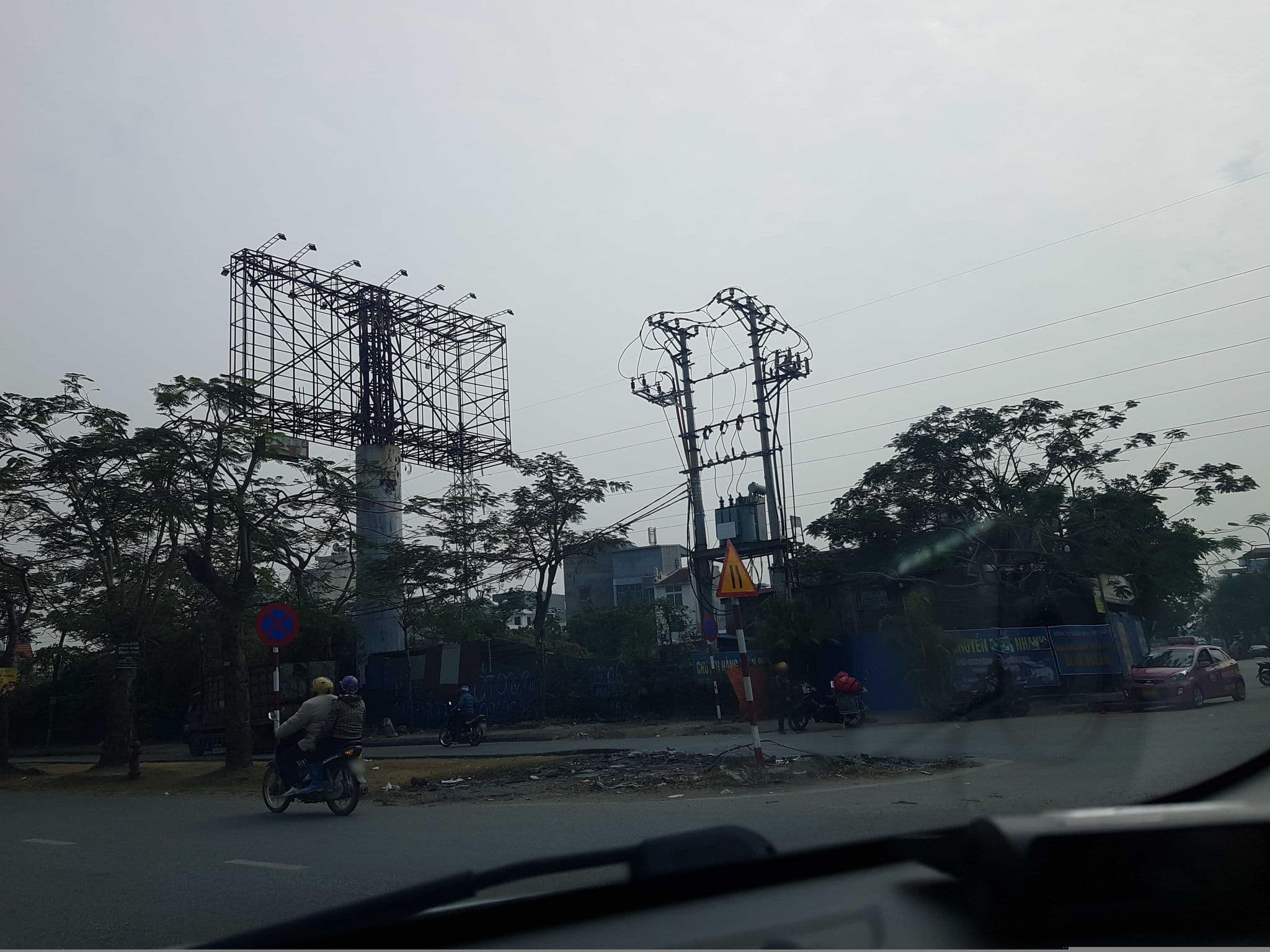 Street view near Monte Carlo Hai Phong Hotel, Haiphong — © hn_right_1 (CC BY-SA · Mapillary)
