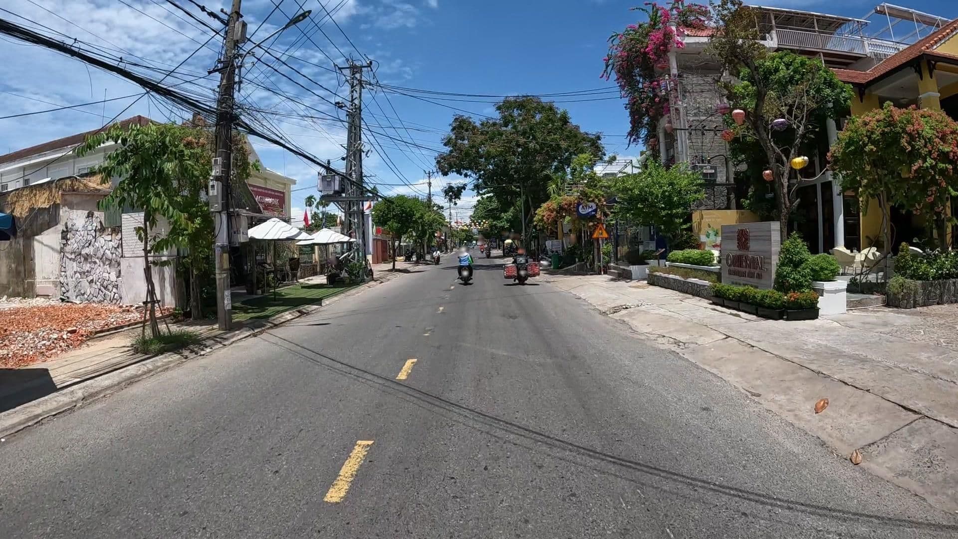 Street view near Oriental Boutique Hoi An, Hoi An — © lucomsky (CC BY-SA · Mapillary)
