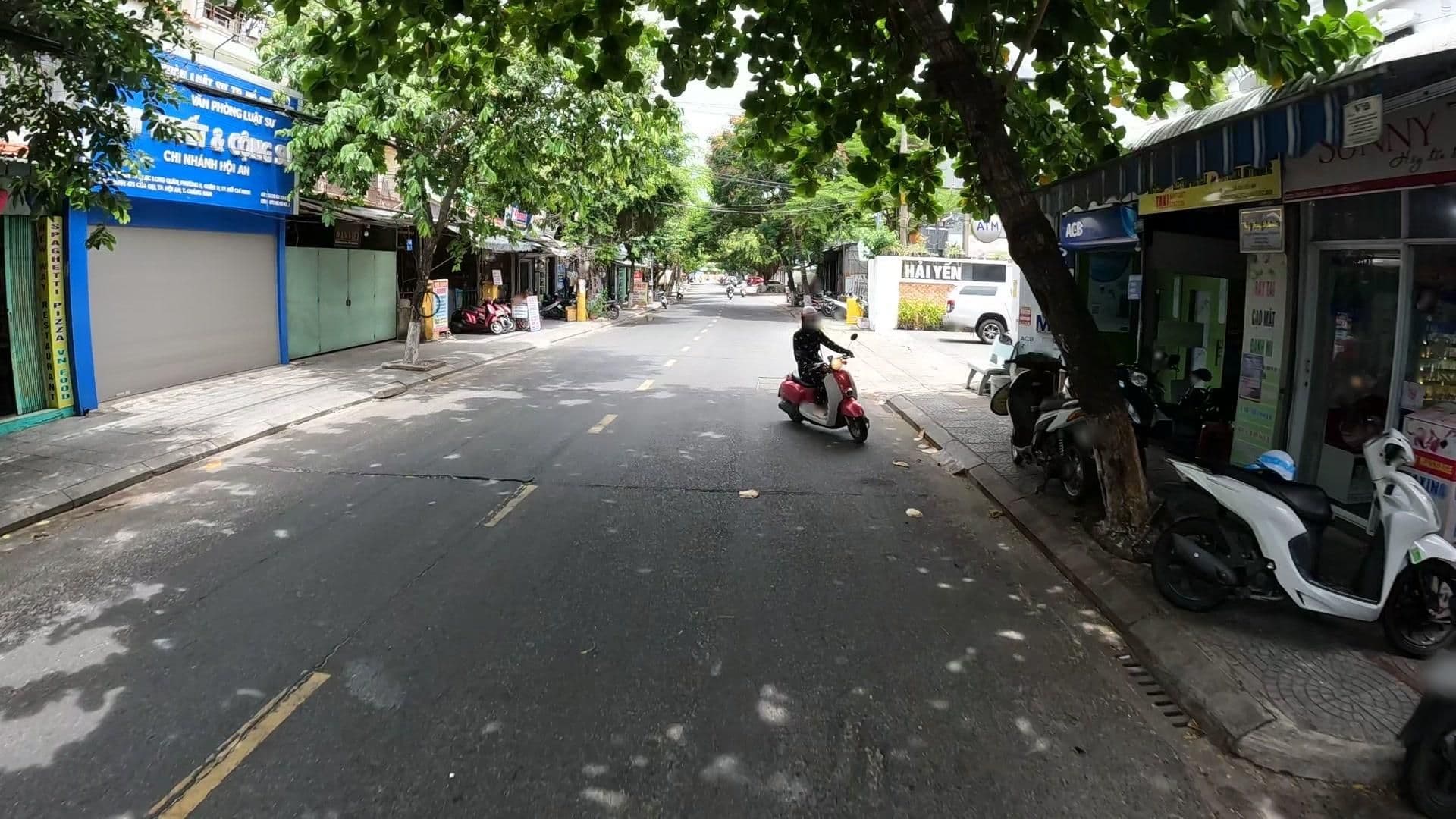 Street view near Hai Yen Hotel, Hoi An