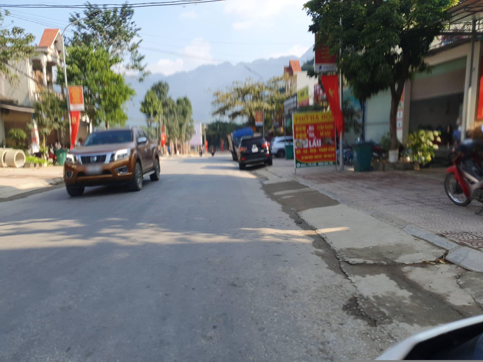 Street view near Khoa Thanh, Hòa Bình — © russmcd (CC BY-SA · Mapillary)