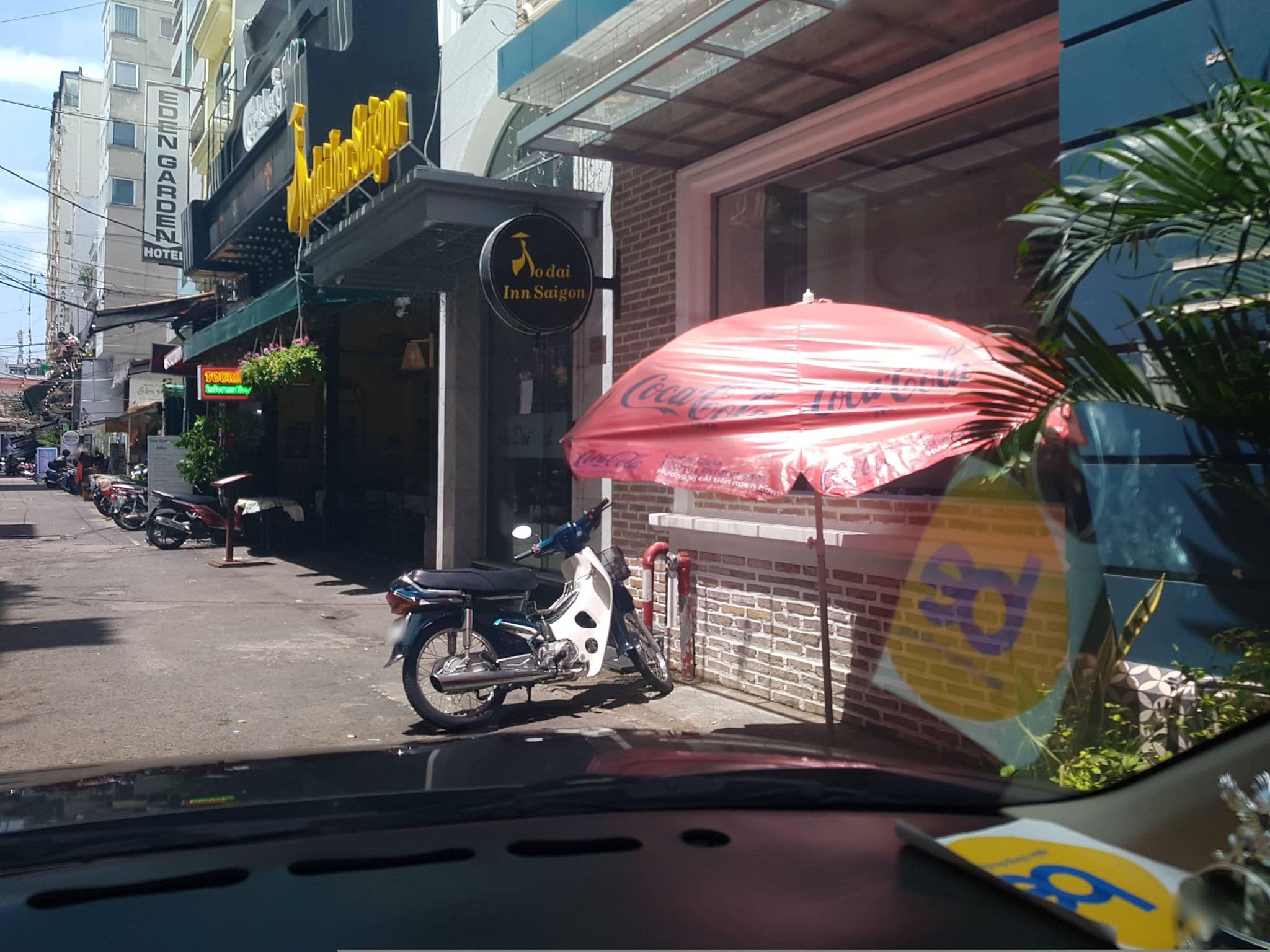 Street view near Khách Sạn Hong Kong Kaiteki, Quận Bốn