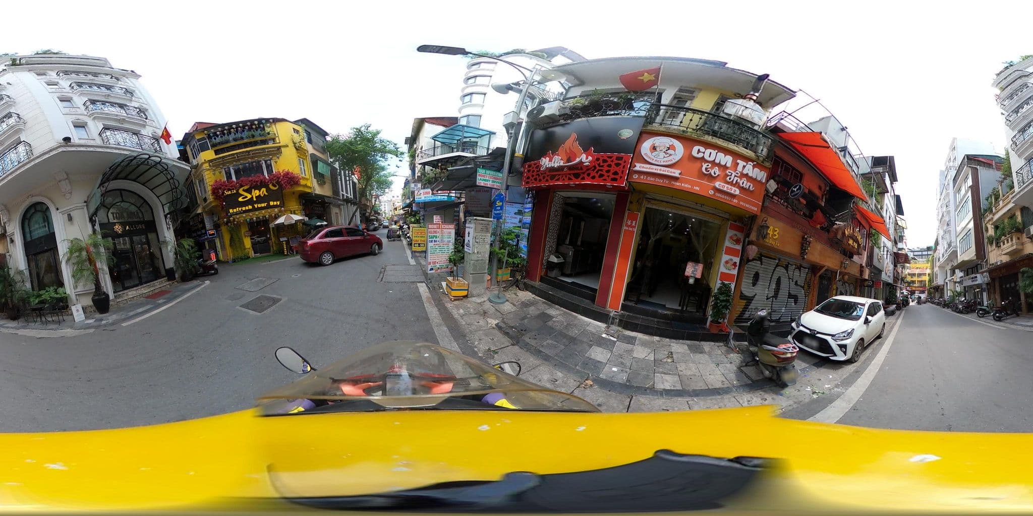 Street view near Khách Sạn Green Street, Hoàn Kiếm