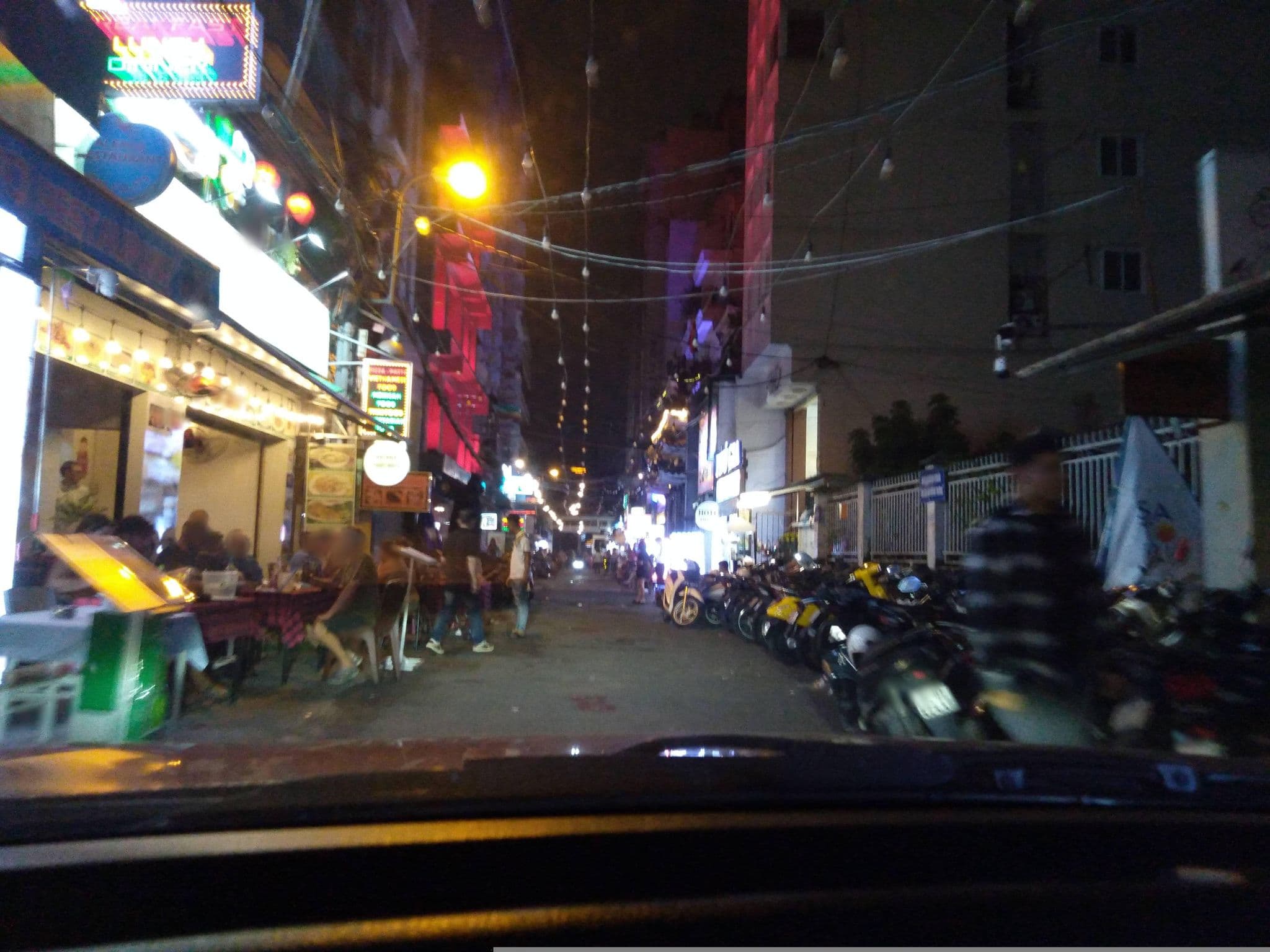 Street view near Khách Sạn Eden Garden, Quận Ba