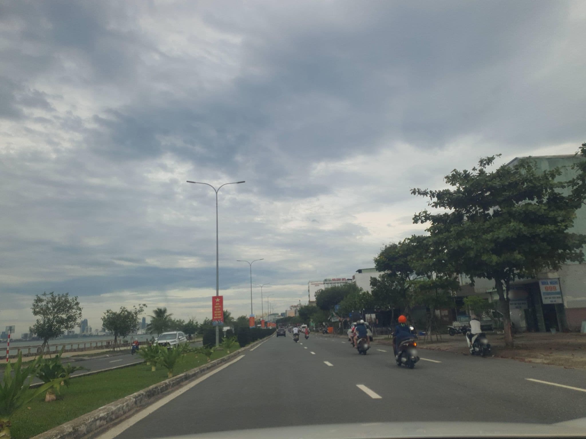Street view near Khách sạn Hải An, Thanh Khê — © congduy (CC BY-SA · Mapillary)