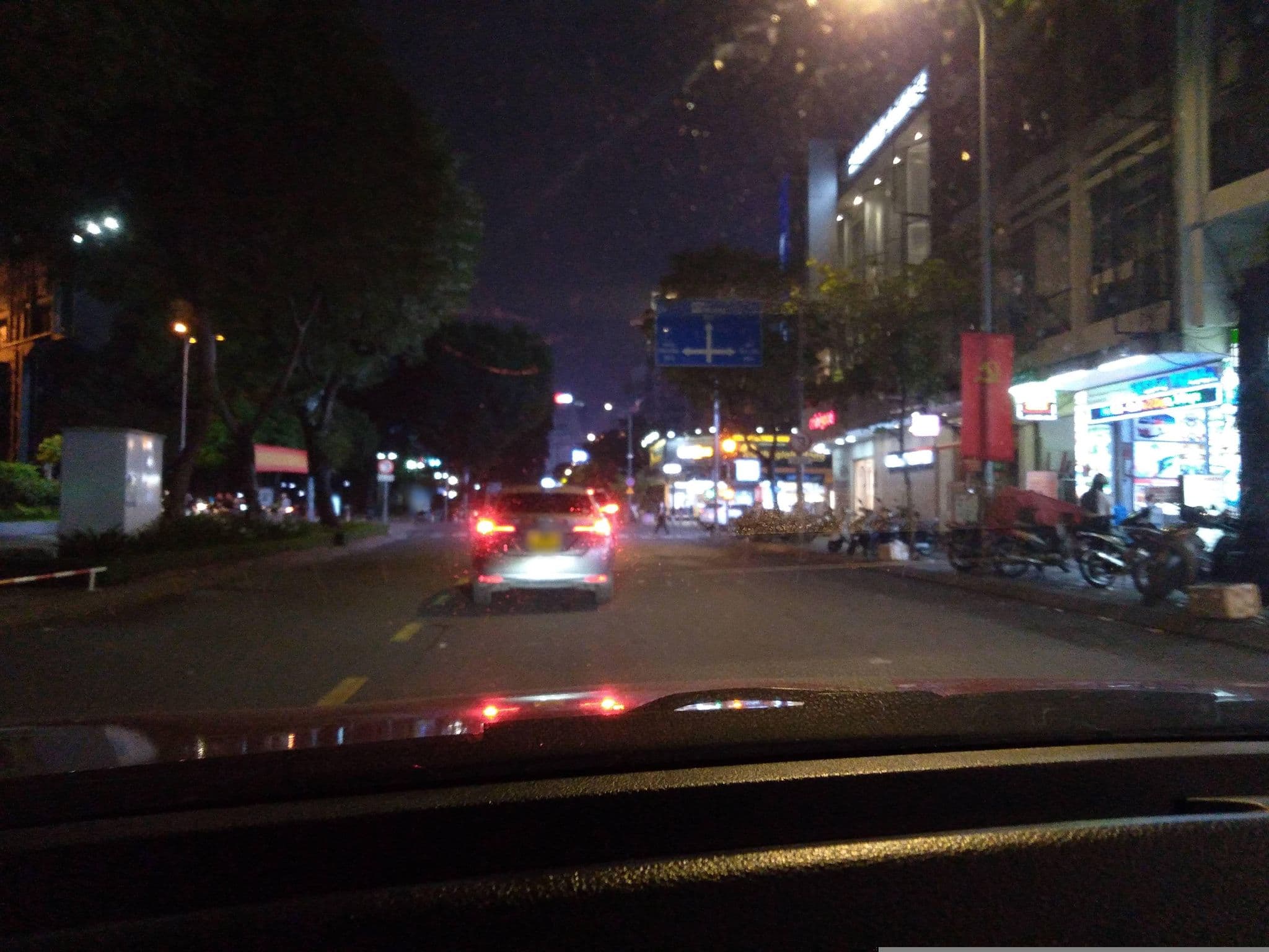 Street view near Khách Sạn Le Le, Quận Ba — © sg_front_1 (CC BY-SA · Mapillary)