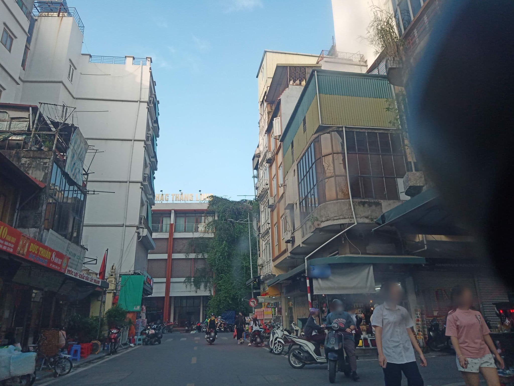 Street view near Khách Sạn Prince, Hoàn Kiếm