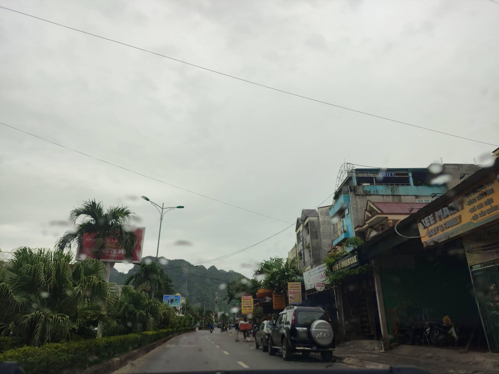 Street view near Binh Minh Hotel, Xuân Sơn — © hn_right_1 (CC BY-SA · Mapillary)