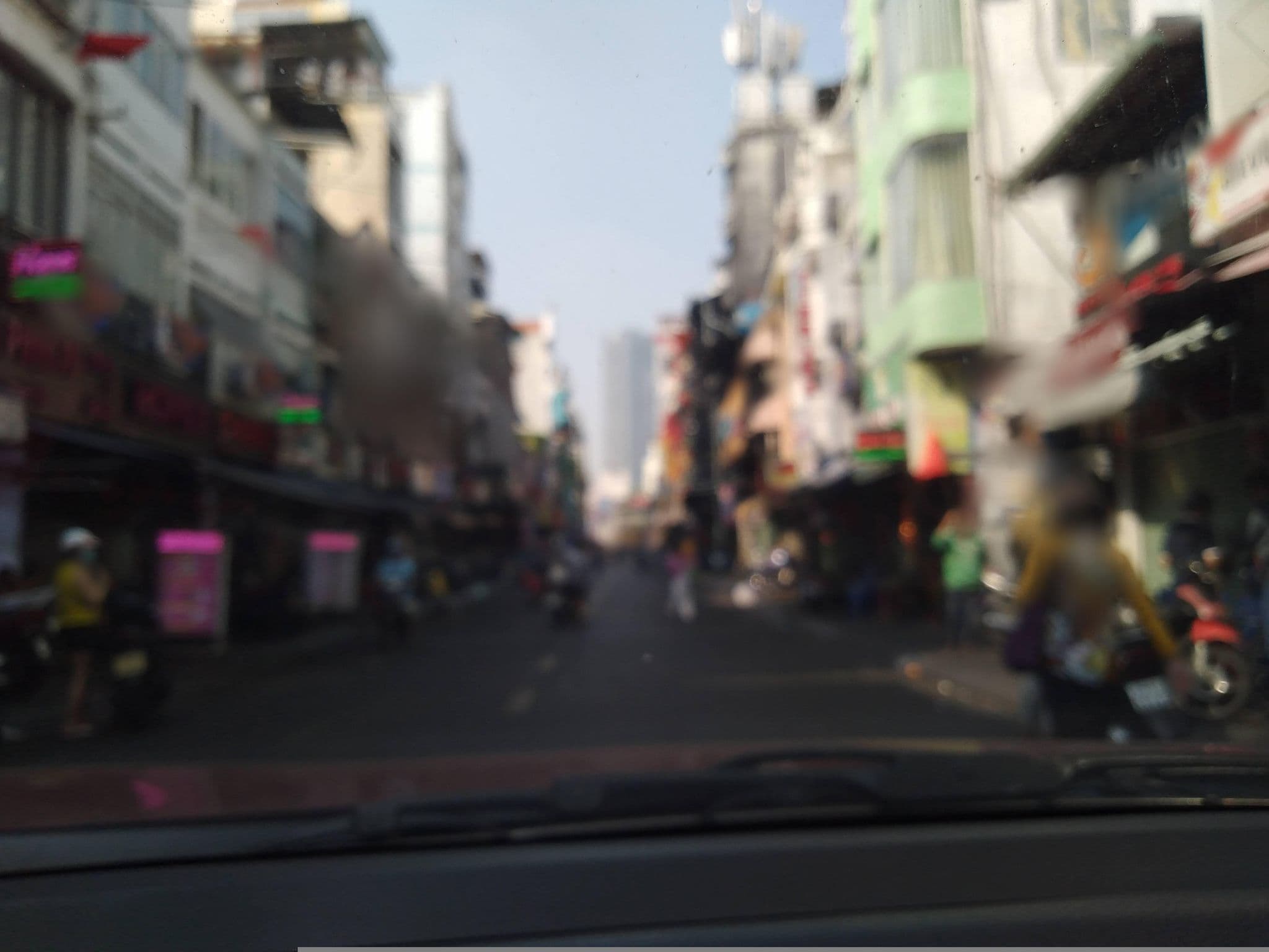 Street view near Khách Sạn Graceful Saigon, Quận Ba