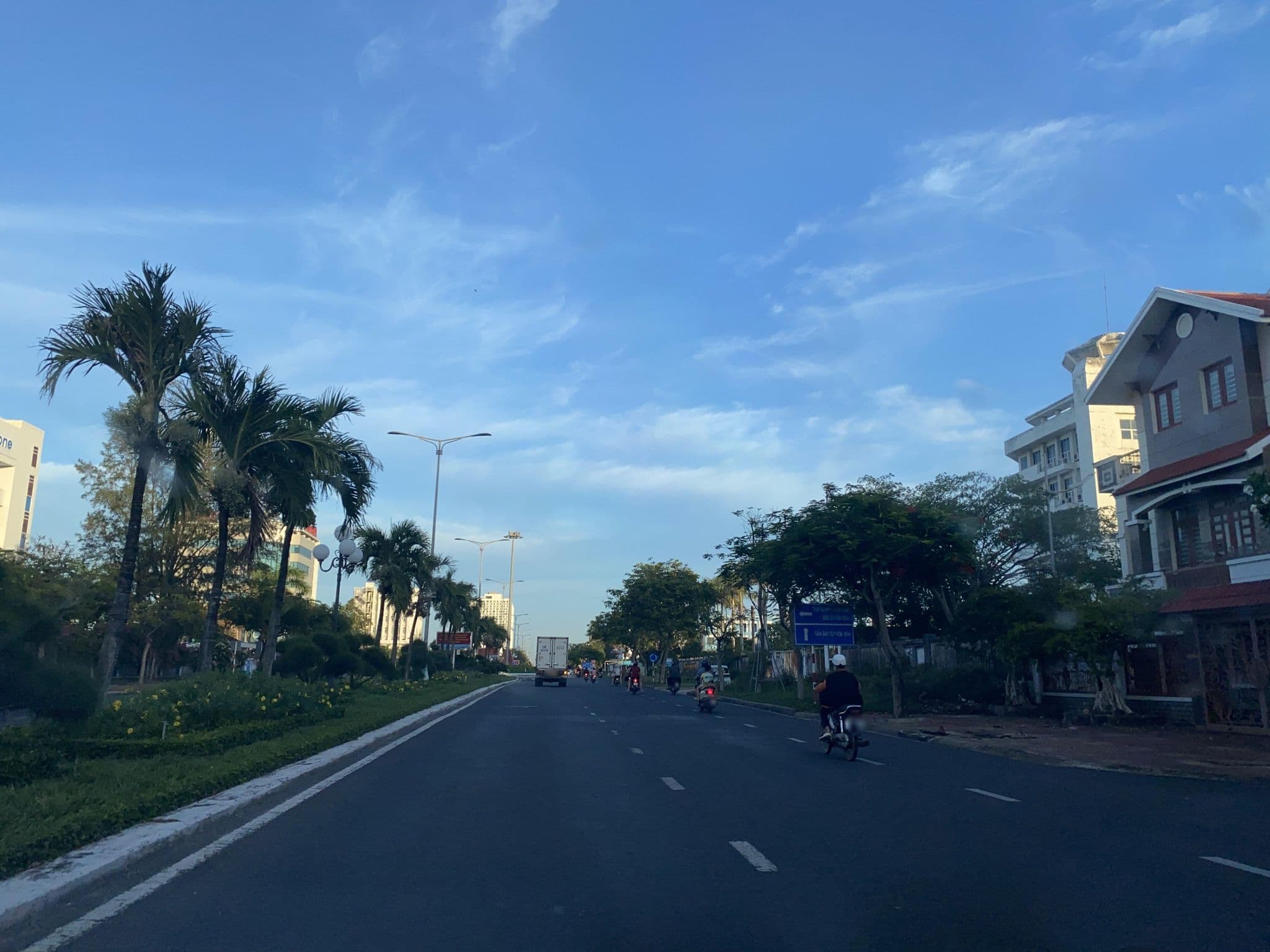 Street view near nha nghi, Tuy Hòa — © DriveWithHoang (CC BY-SA · Mapillary)