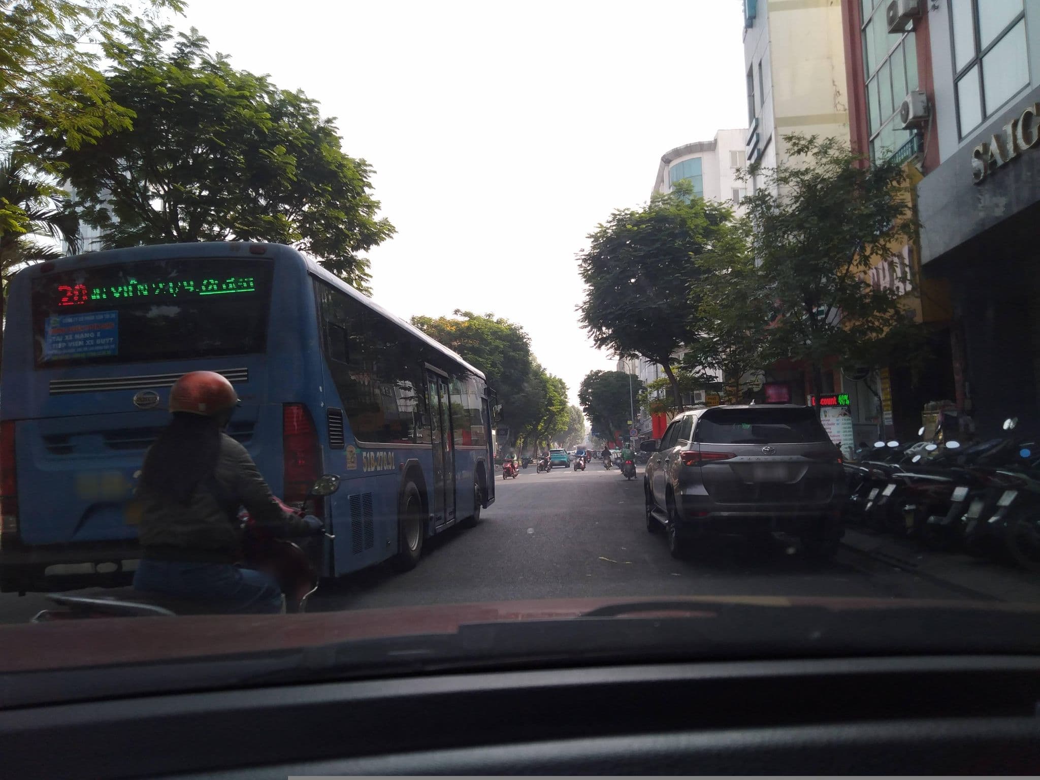 Street view near Khách Sạn Elios, Quận Ba — © sg_front_1 (CC BY-SA · Mapillary)