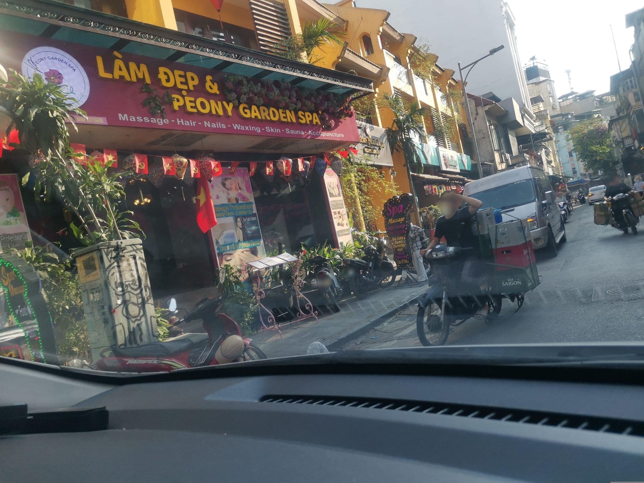 Street view near Khách Sạn Hanoi Nostalgia, Hoàn Kiếm