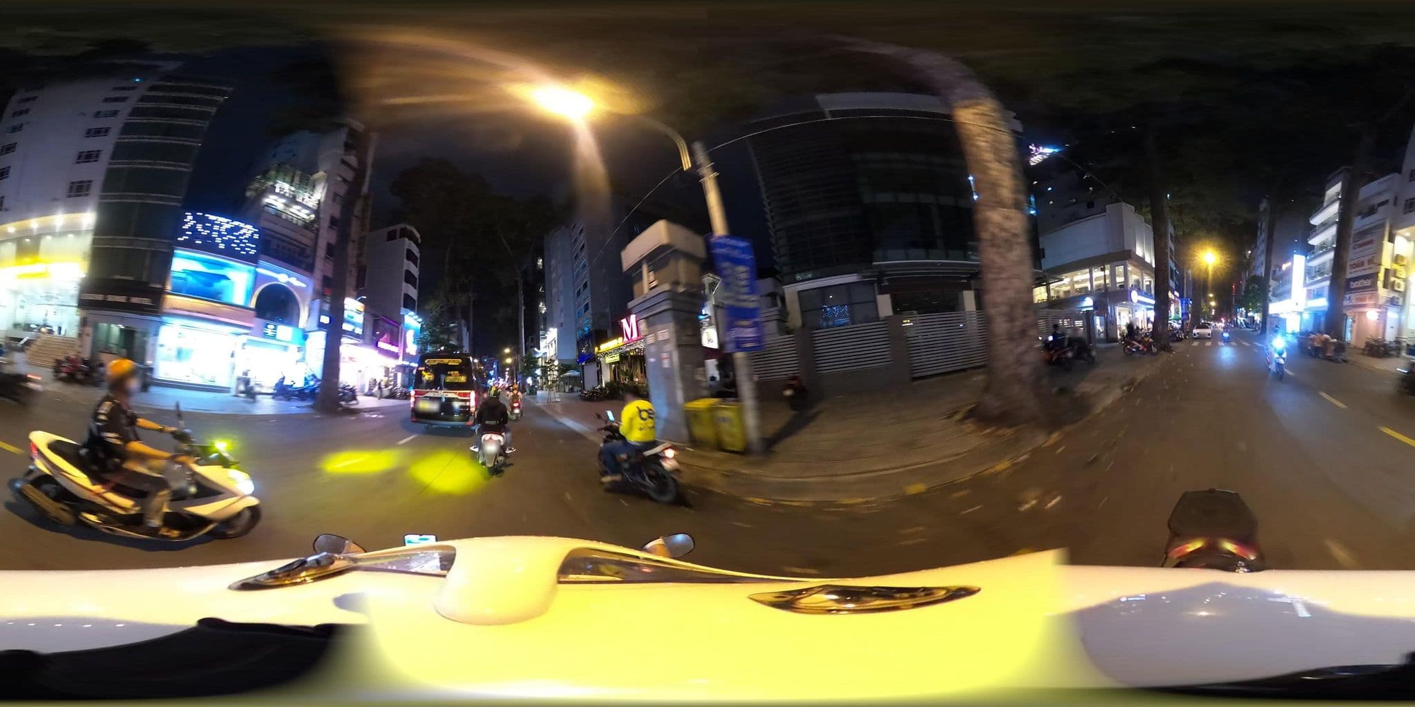 Street view near Khách Sạn Hoàng Ngân, Quận Ba