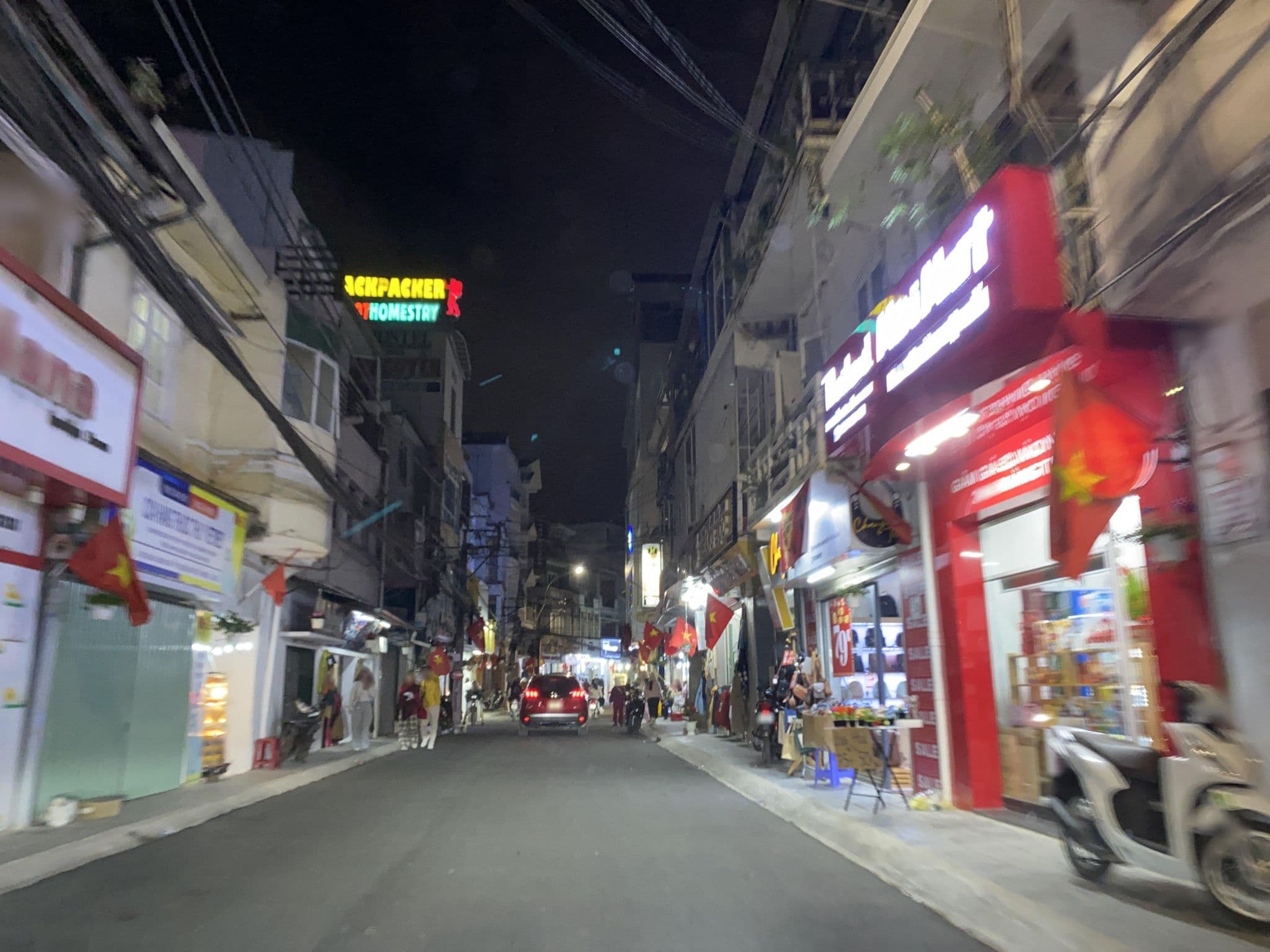 Street view near Amour Dalat Hotel, Ðà Lạt
