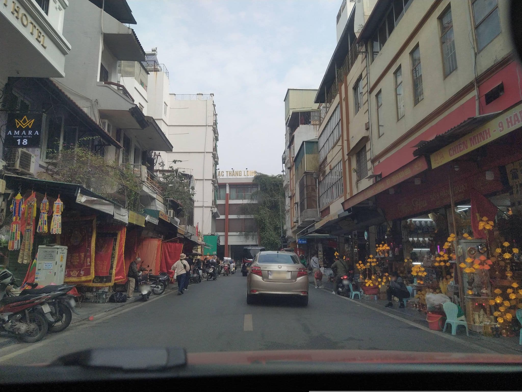 Street view near Khách Sạn Golden Charm, Hoàn Kiếm