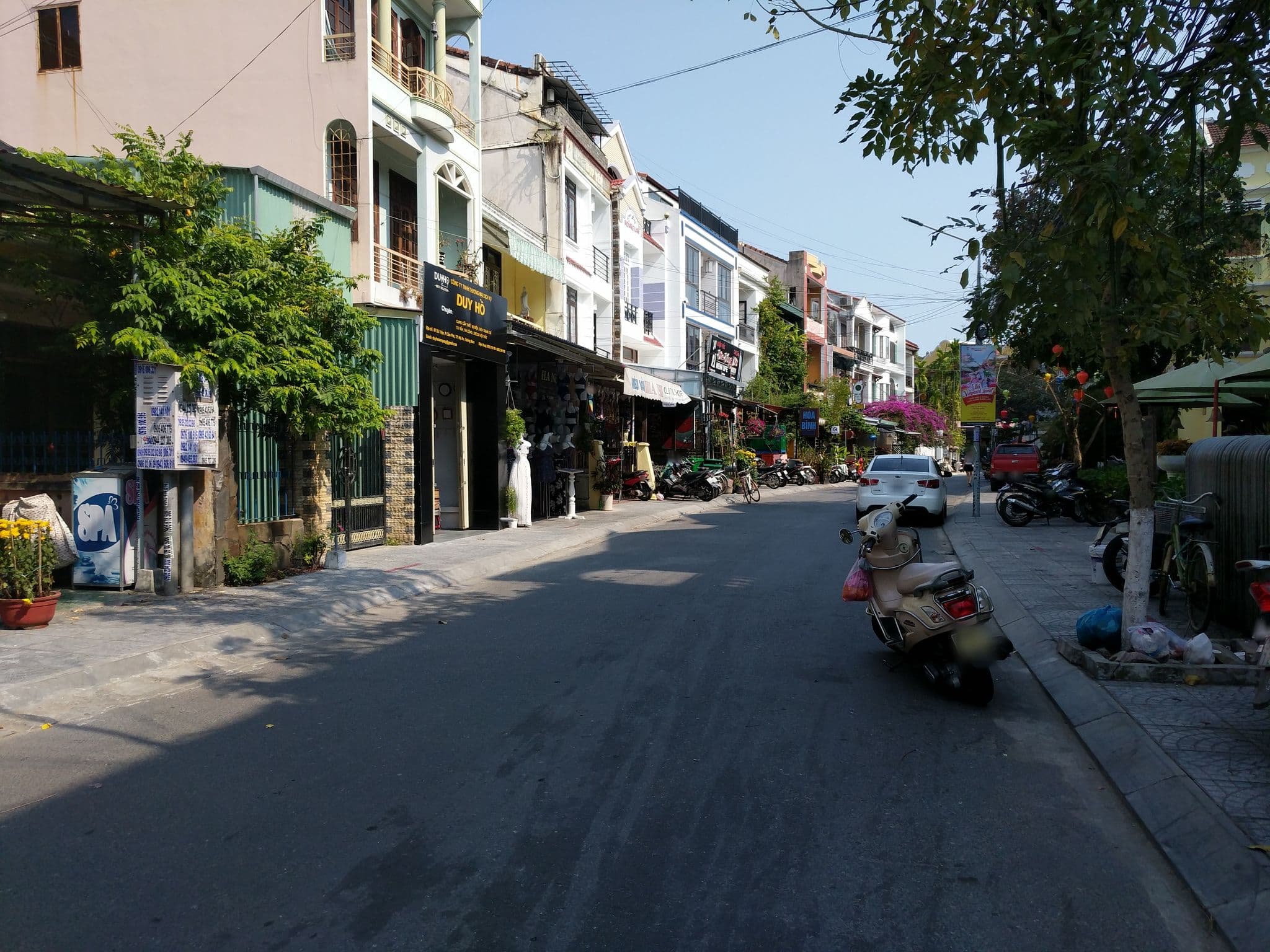 Street view near Hoa Binh Hostel, Hoi An