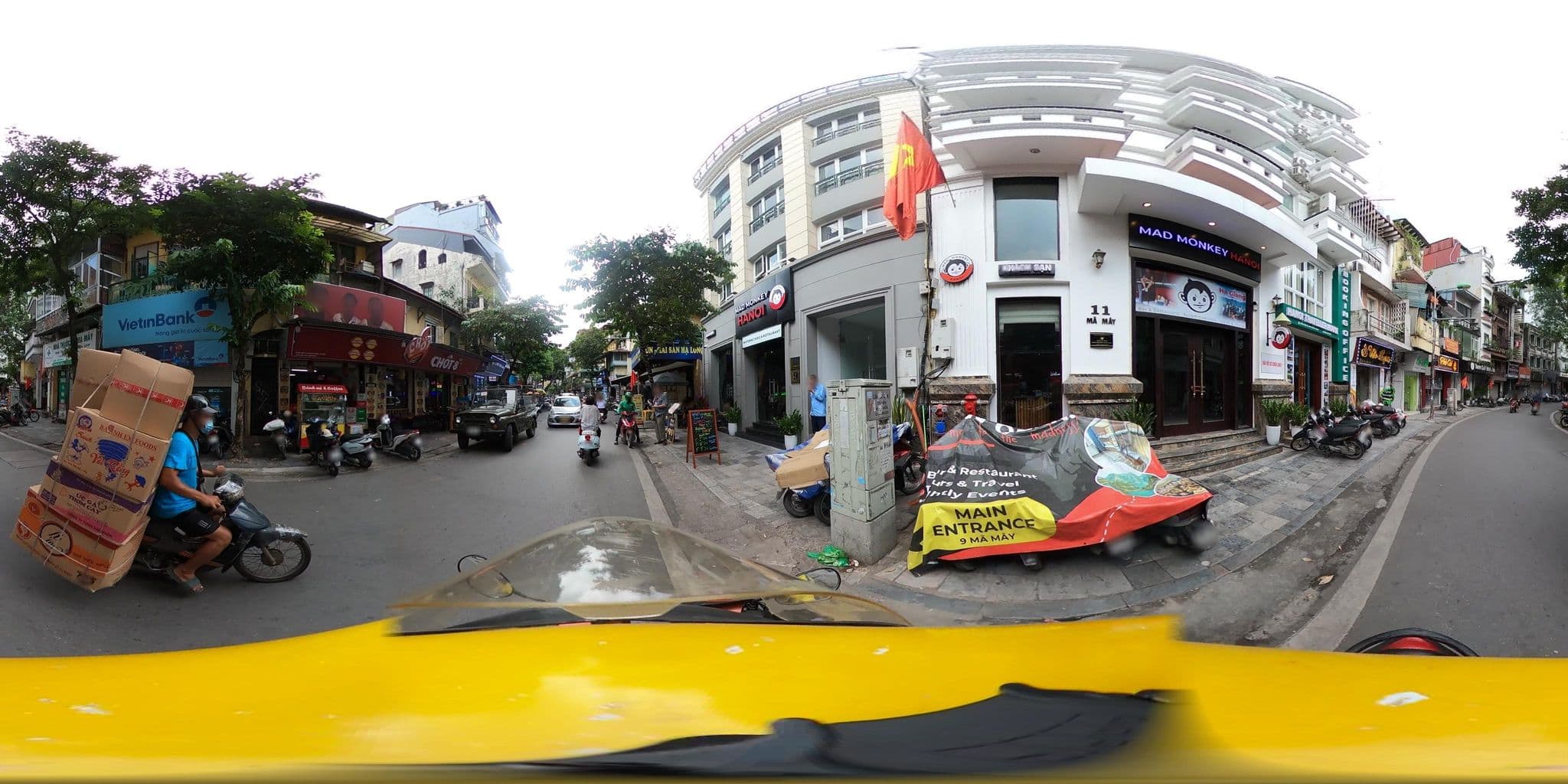 Street view near Khách Sạn Backpackers Downtown, Hoàn Kiếm — © bemaps_hn_kien (CC BY-SA · Mapillary)