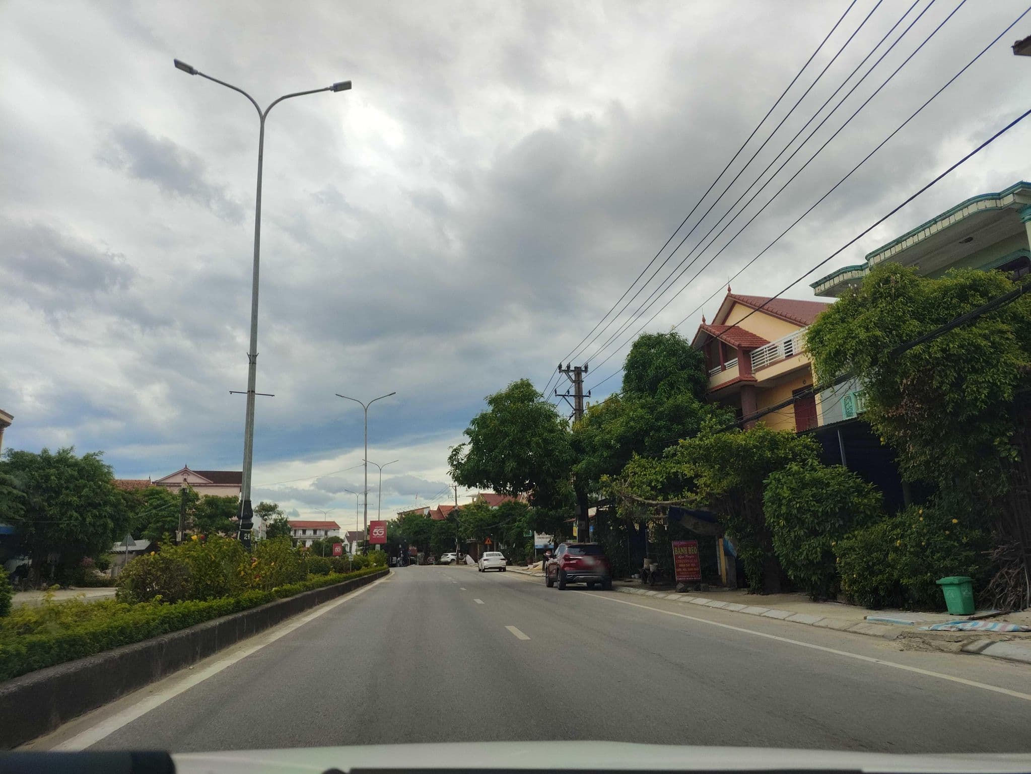 Street view near Hoang Dat Hotel, Đồng Hới — © hn_right_1 (CC BY-SA · Mapillary)