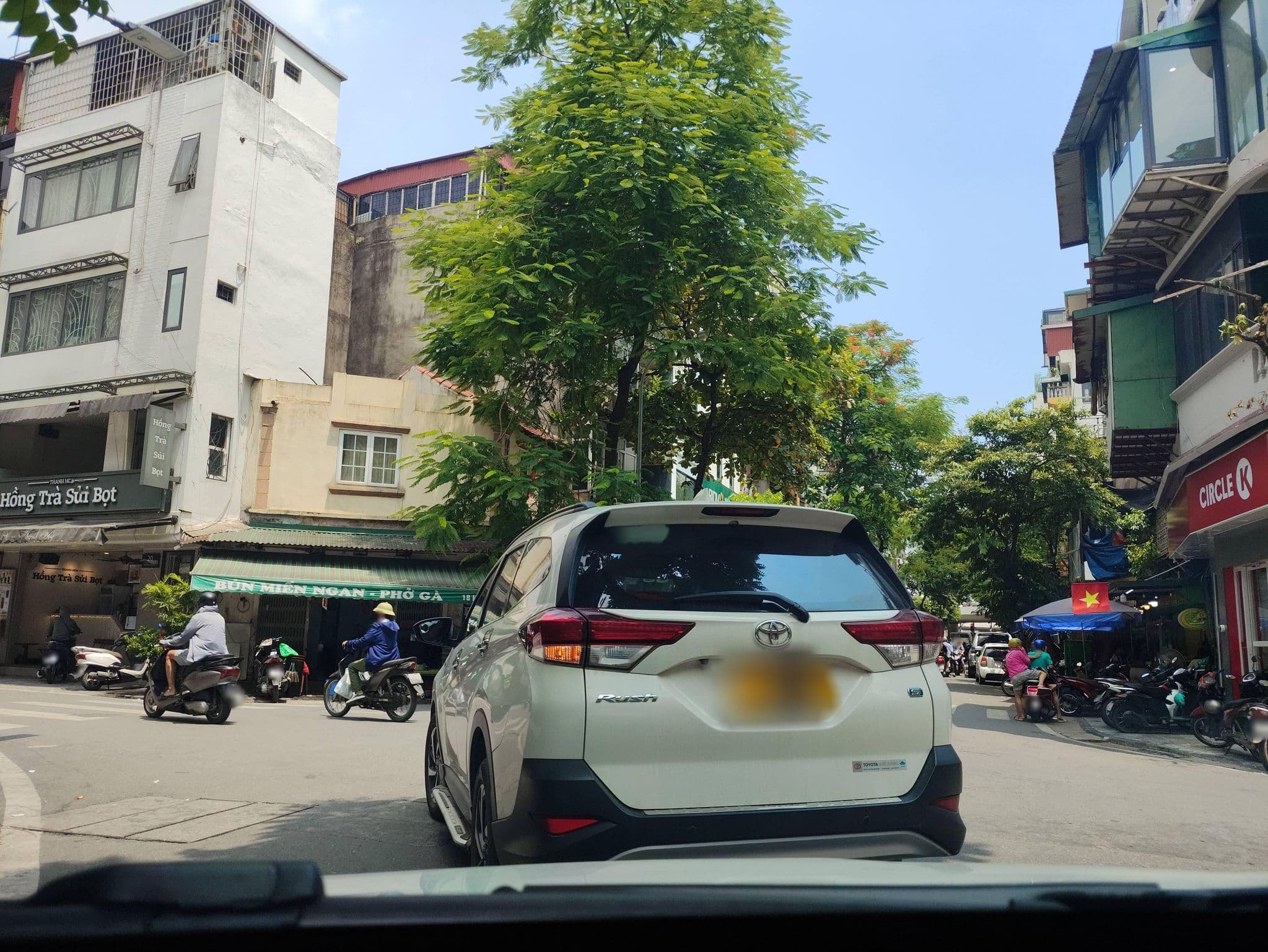 Street view near Khách Sạn Hanoi High Five, Hoàn Kiếm — © hn_right_1 (CC BY-SA · Mapillary)