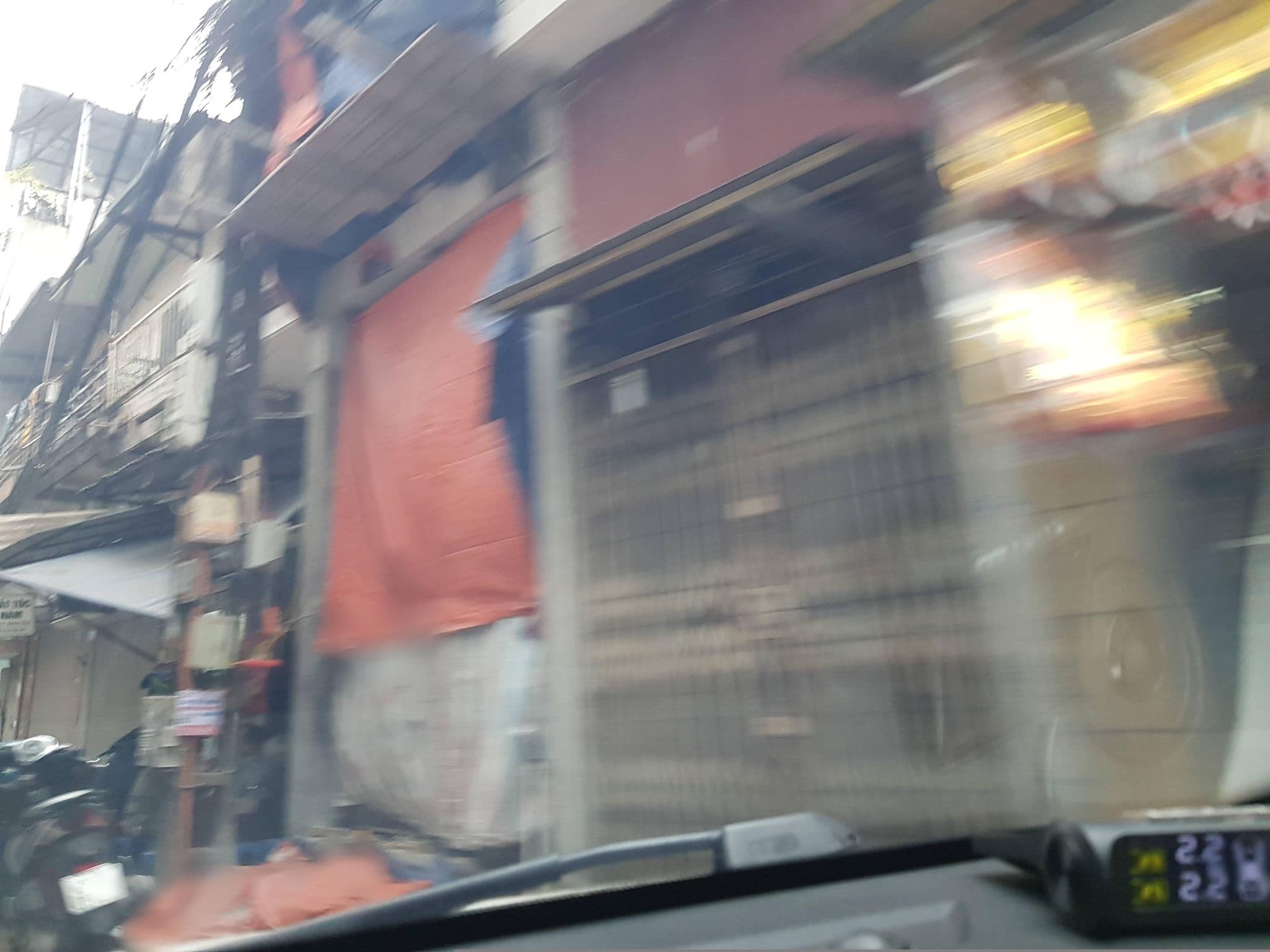 Street view near Nhà nghỉ Ánh Dương, Hanoi — © hn_right_1 (CC BY-SA · Mapillary)