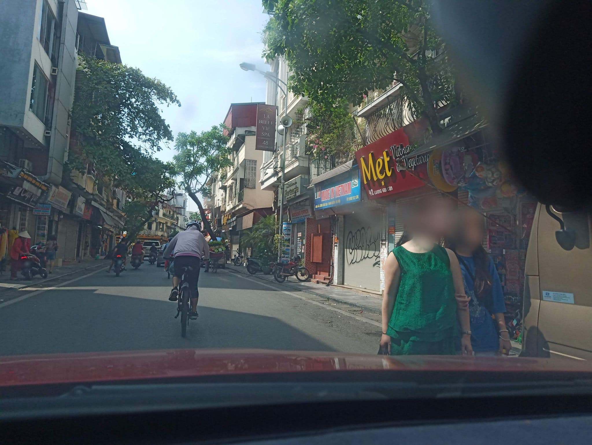Street view near Khách Sạn Halley, Hoàn Kiếm