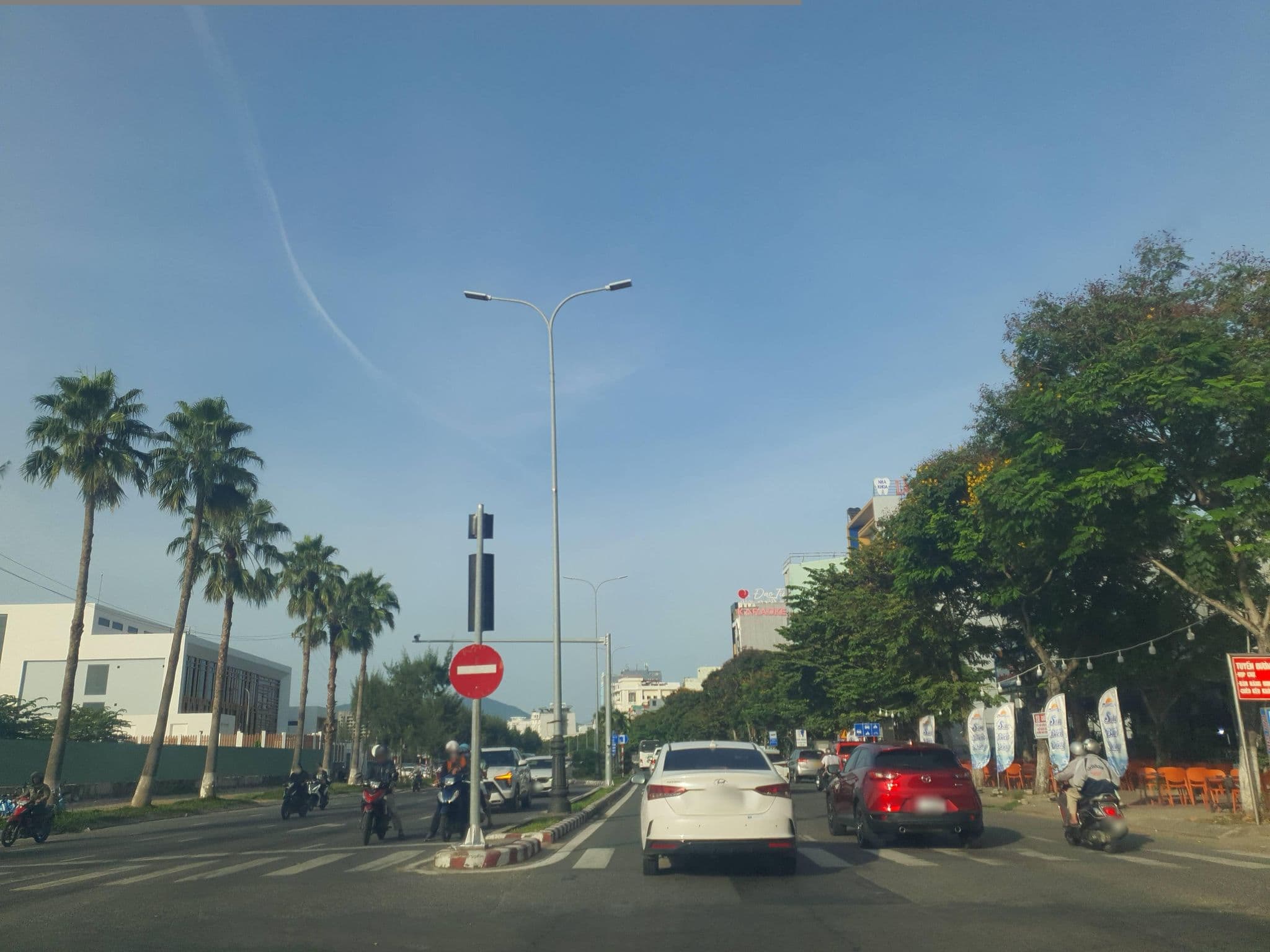 Street view near Waikiki Hotel, Thanh Khê — © congduy (CC BY-SA · Mapillary)